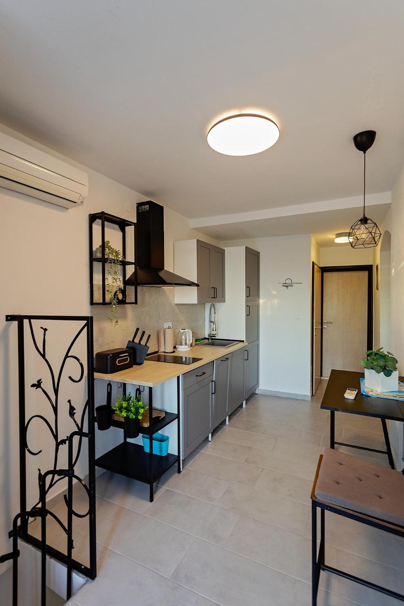 Renovated Apartments Skorin