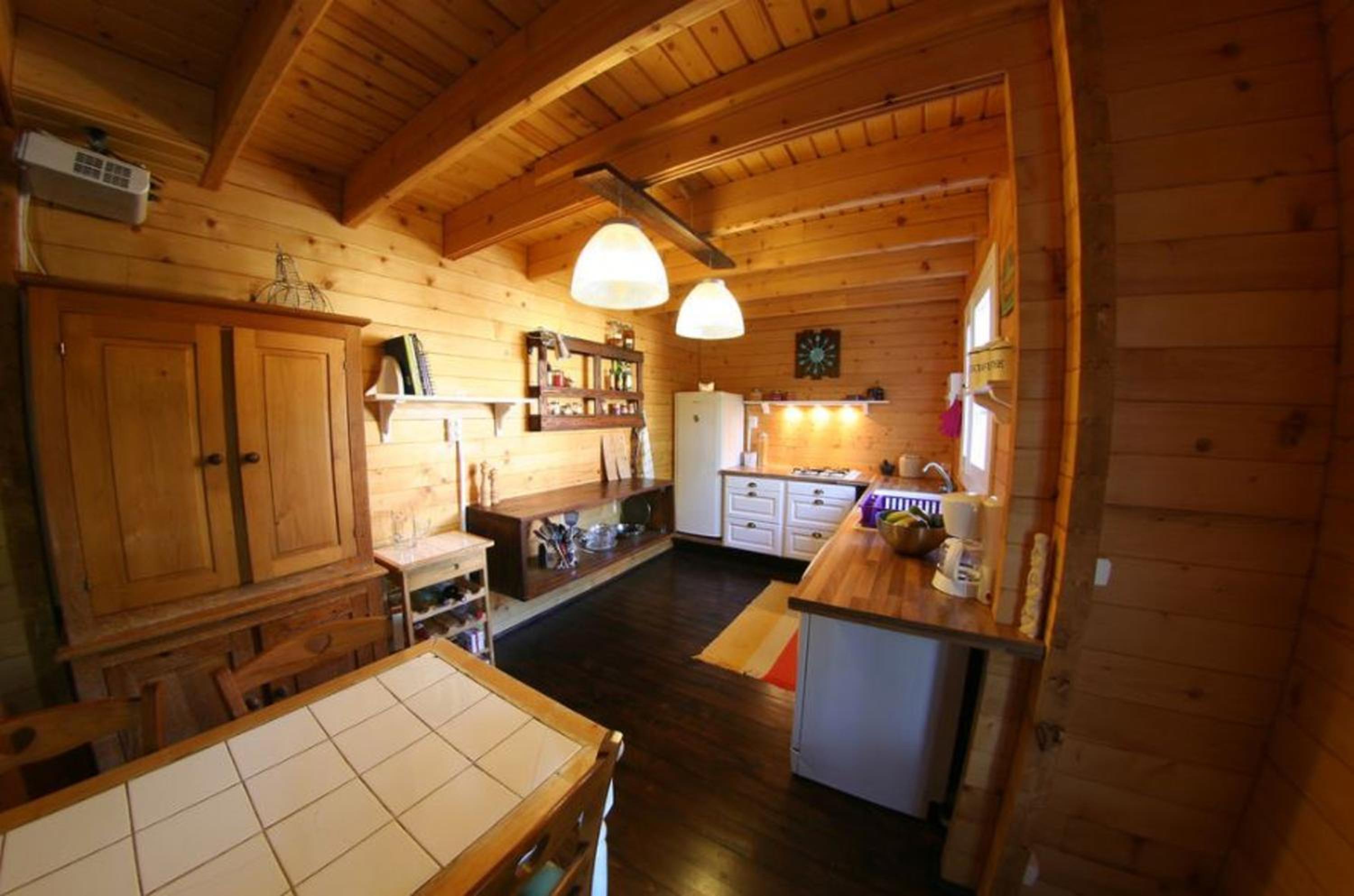 Chalet spacieux et convivial a Vincendo avec piscine et jacuzzi view 3