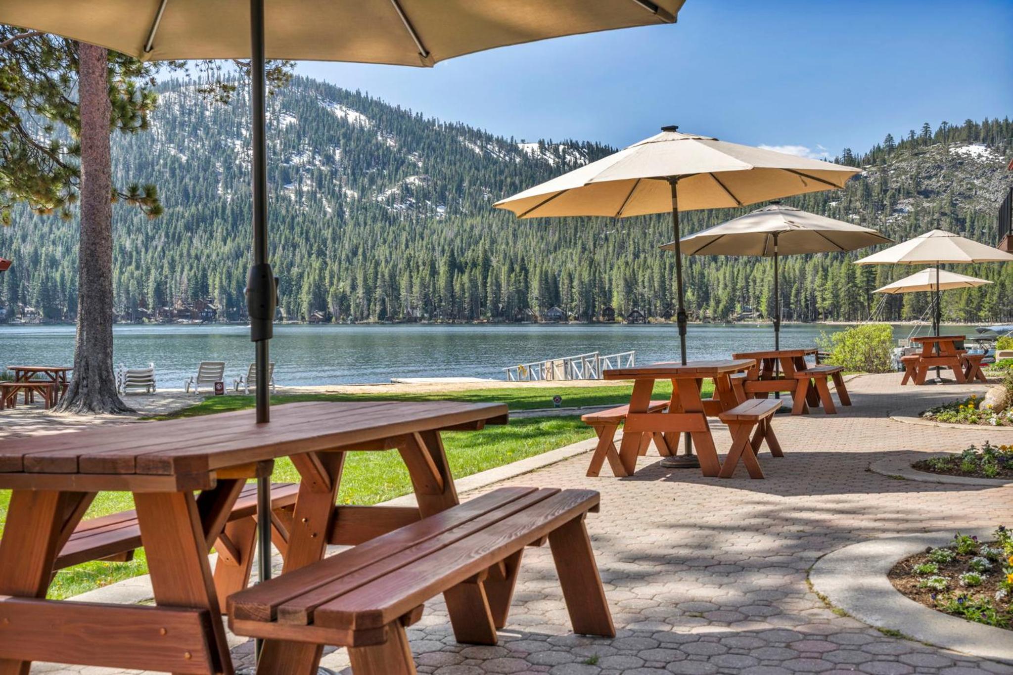 Lake Tahoe Vacations - Lovely Studio w/Kitchen and Partial Lake View 122 at Donner Lake Village - Property Image 15