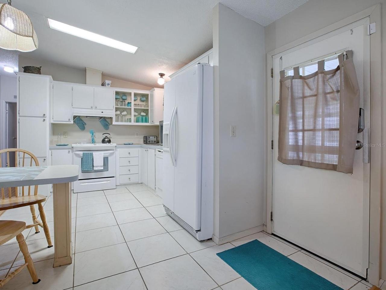 VILLAGES 2BED ROOM 2 BATH NEAR ORANGE BLOSSOM COUNTRY CLUb view 3