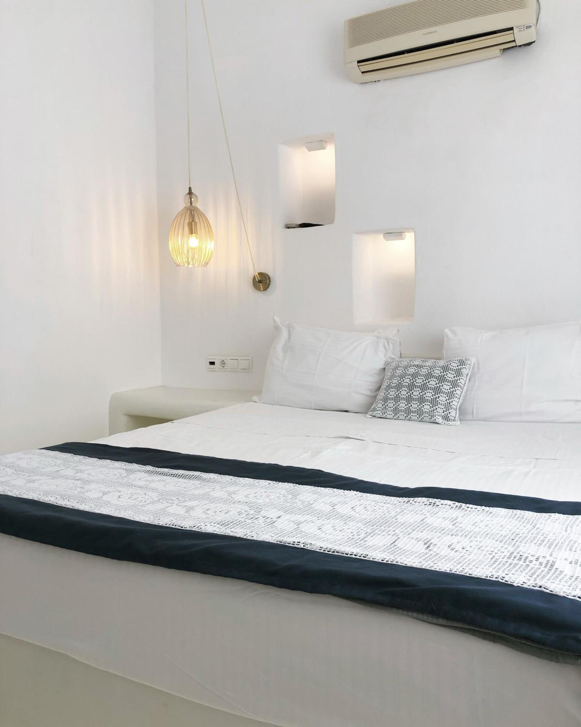 Taki's Guests photo 2