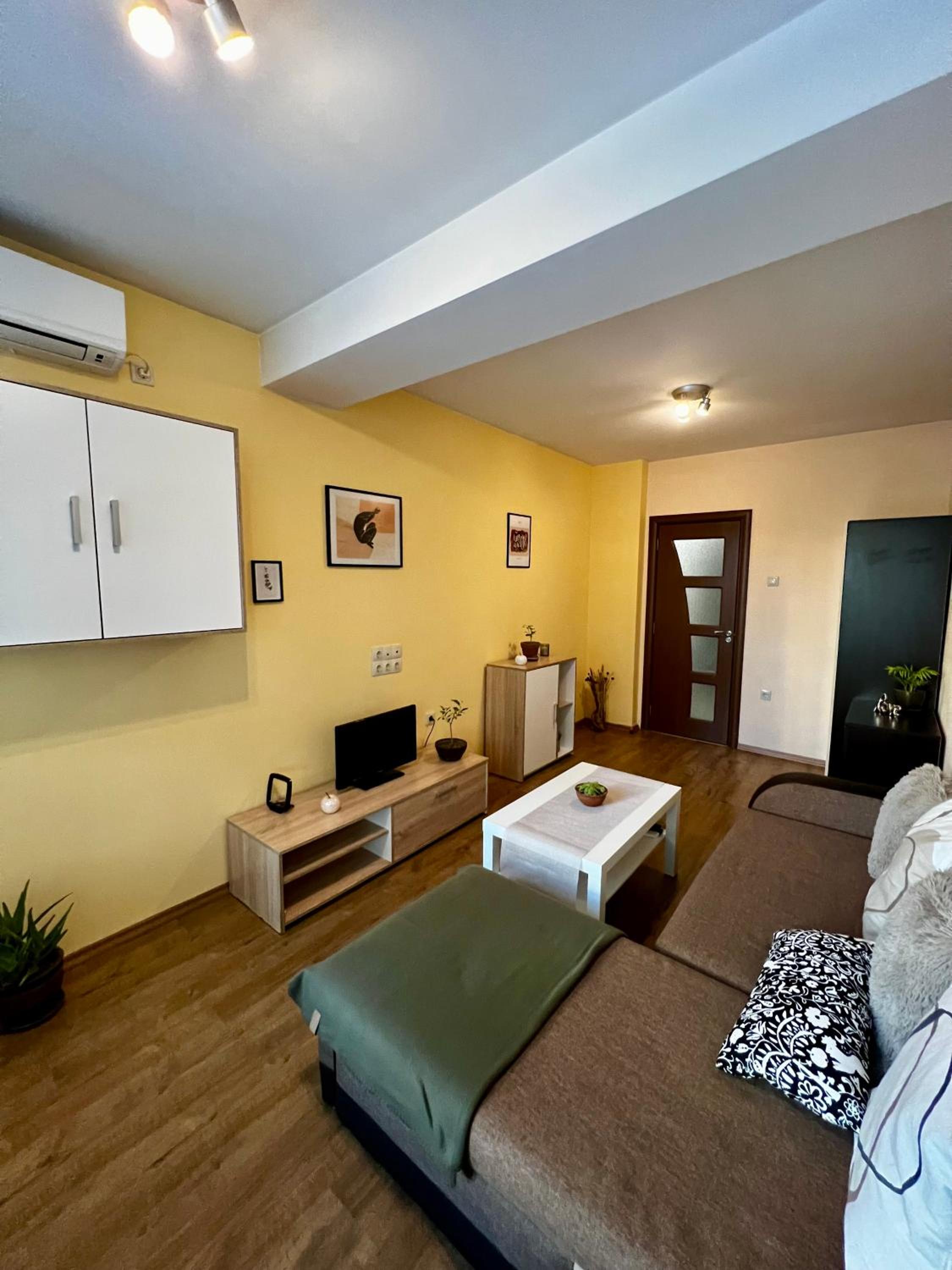 Cute and Cozy Flat