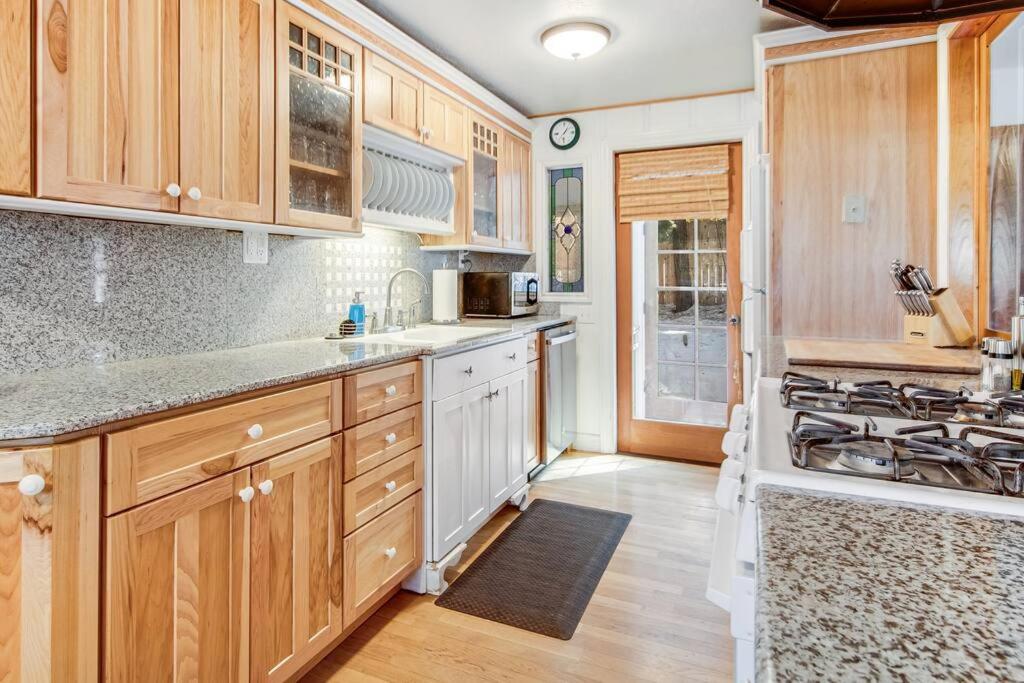 Lake Tahoe Vacations - Alpine Cottage Hideaway - Property Image 34