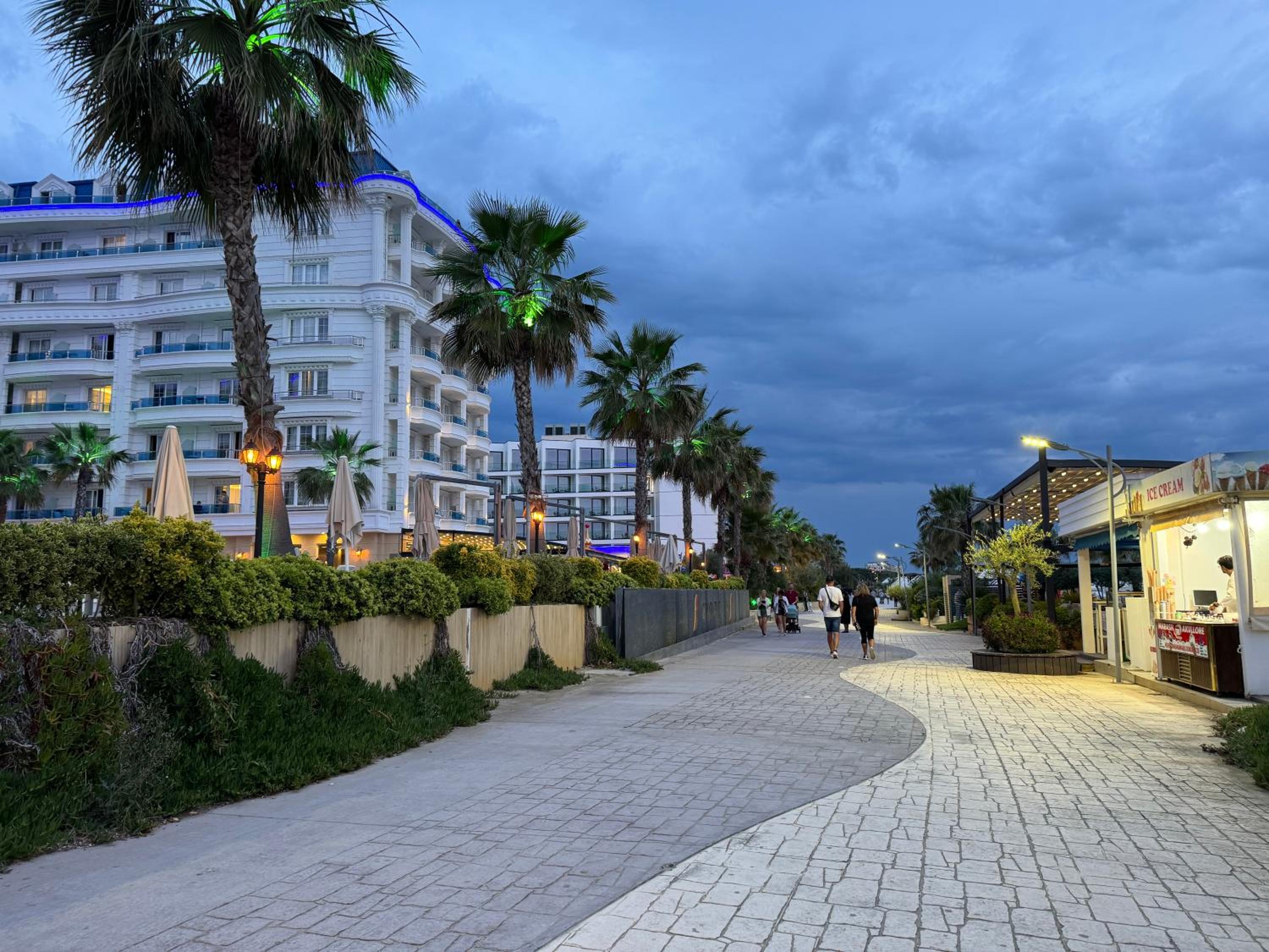 Blue Studio, Modern & Beachfront - by BETA Premium