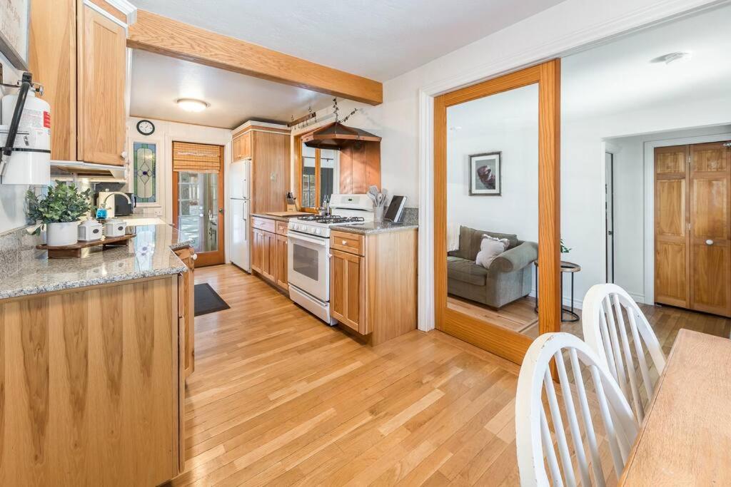 Lake Tahoe Vacations - Alpine Cottage Hideaway - Property Image 1
