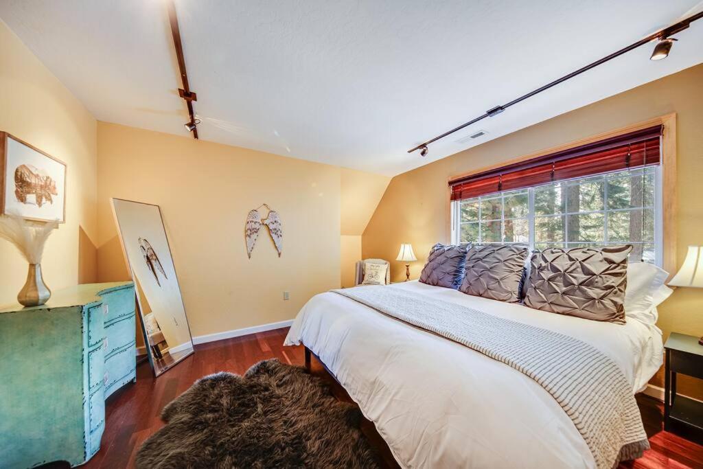 Lake Tahoe Vacations - Alpine Cottage Hideaway - Property Image 16