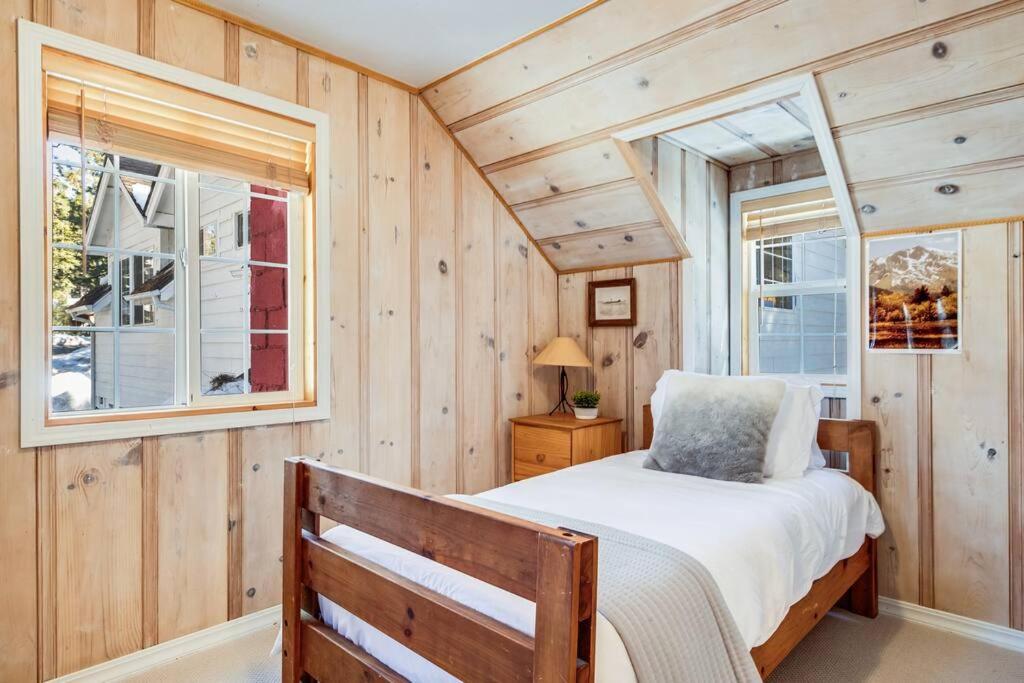 Lake Tahoe Vacations - Alpine Cottage Hideaway - Property Image 24
