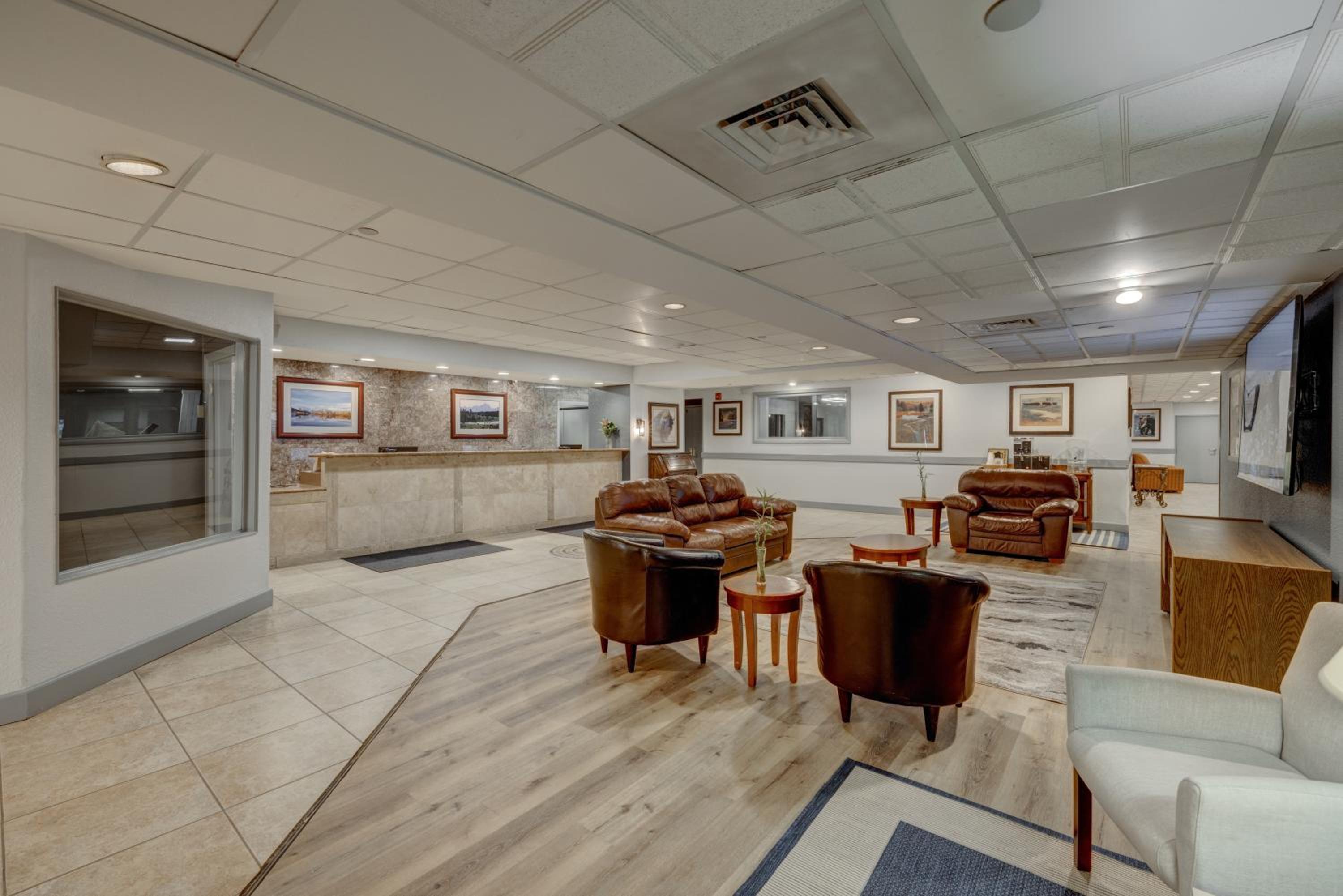Riverside Hotel