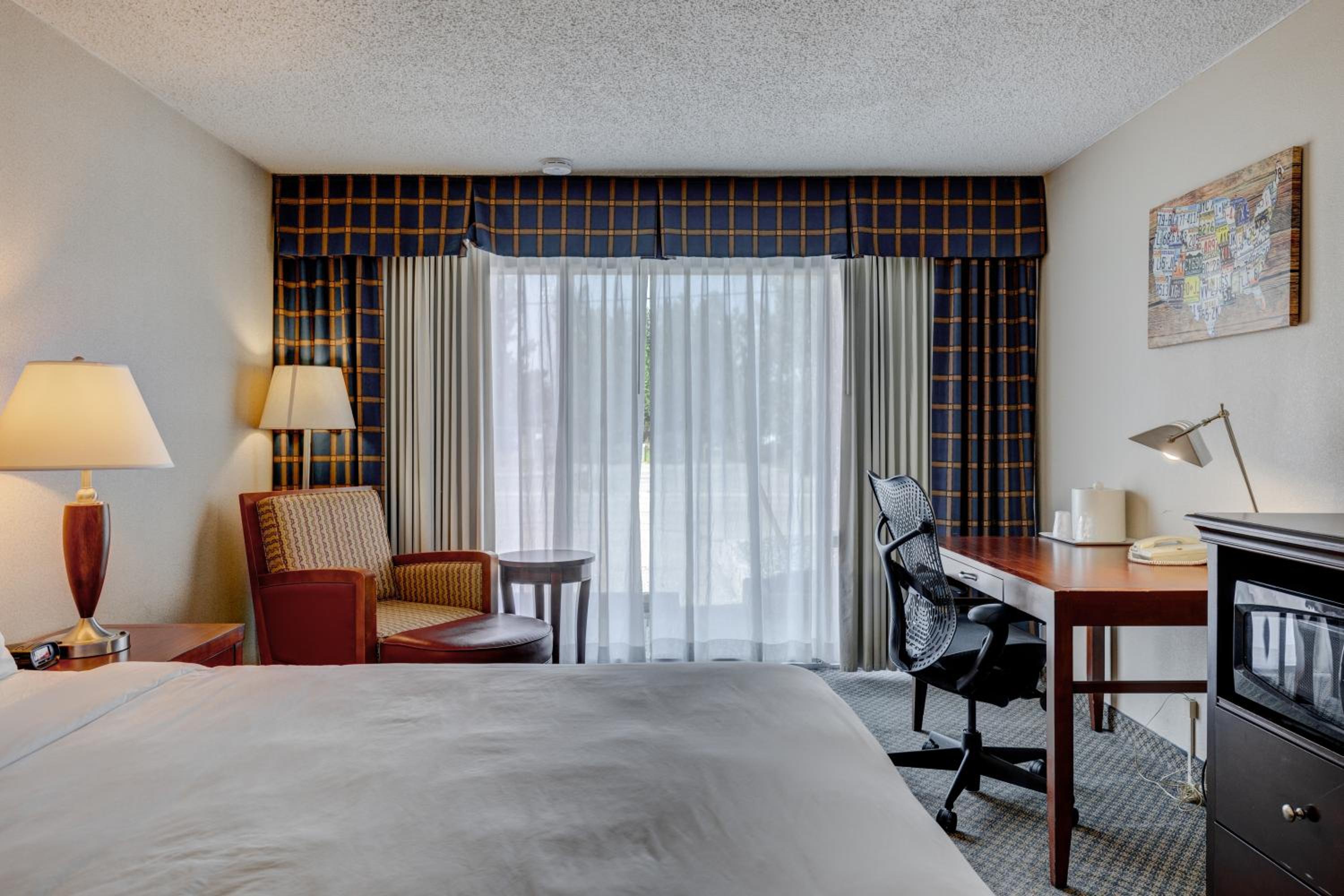 Riverside Hotel