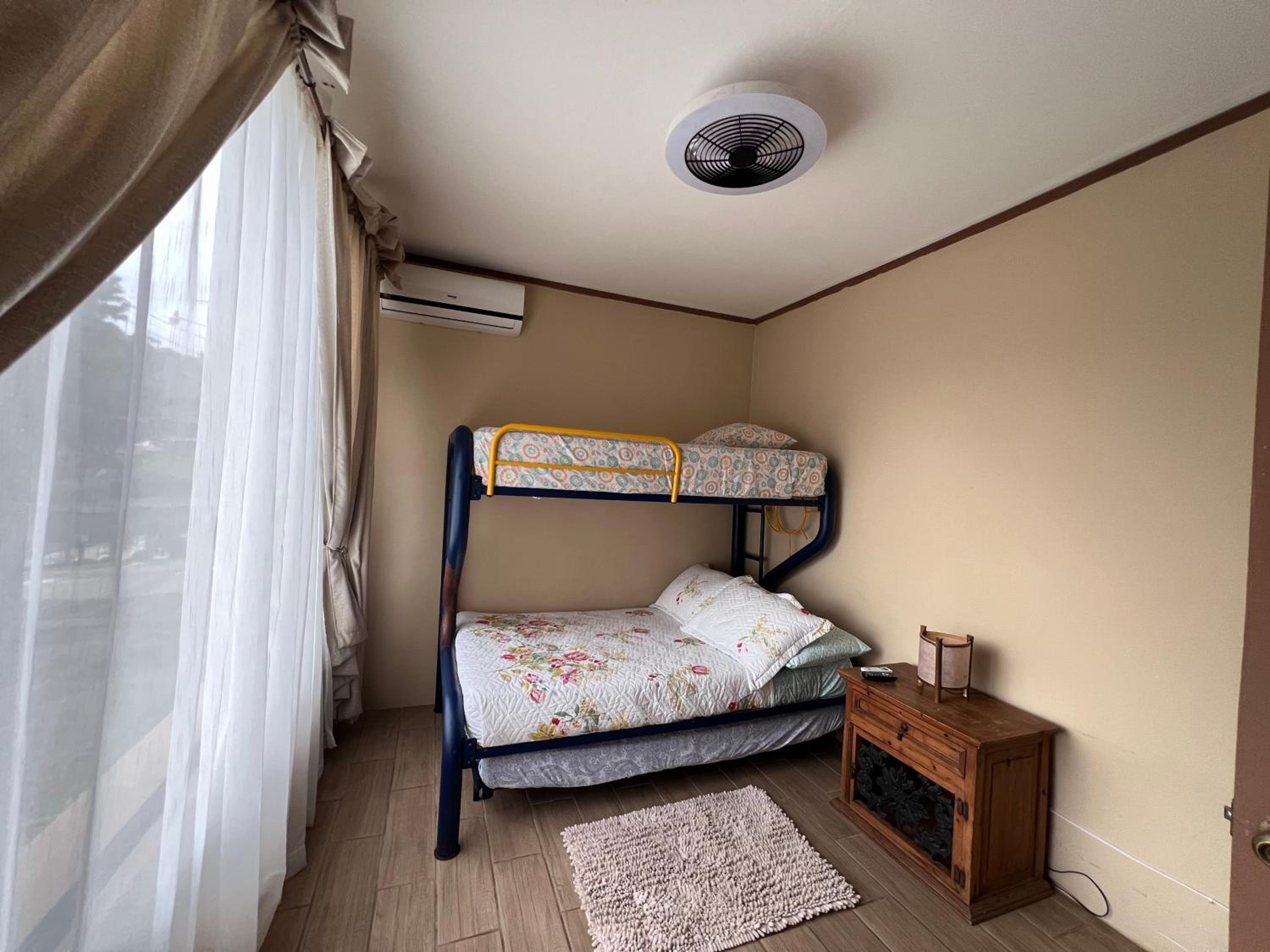 Hermosa Casa con Piscina Privada en Punta Leona