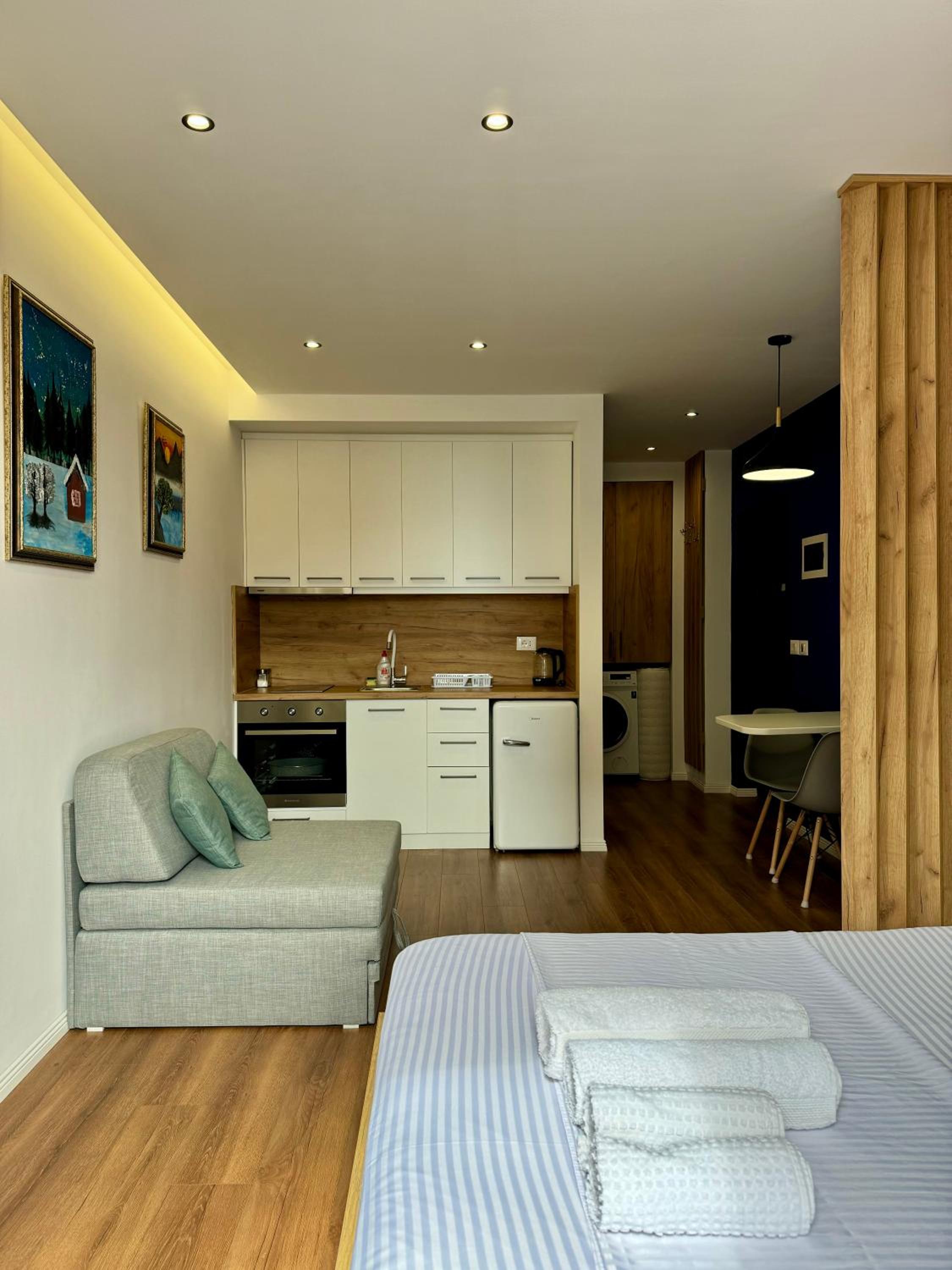 Blue Studio, Modern & Beachfront - by BETA Premium