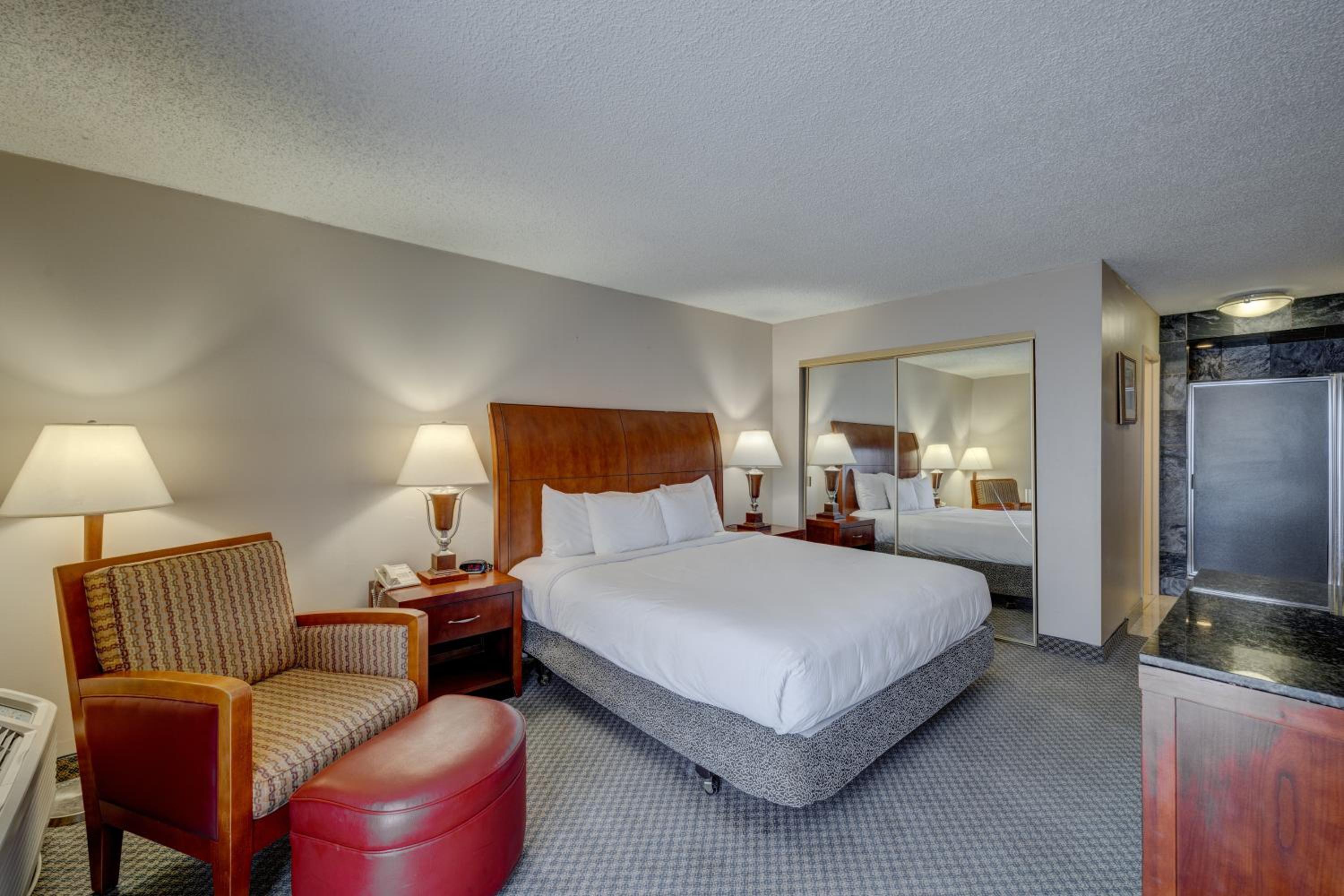 Riverside Hotel