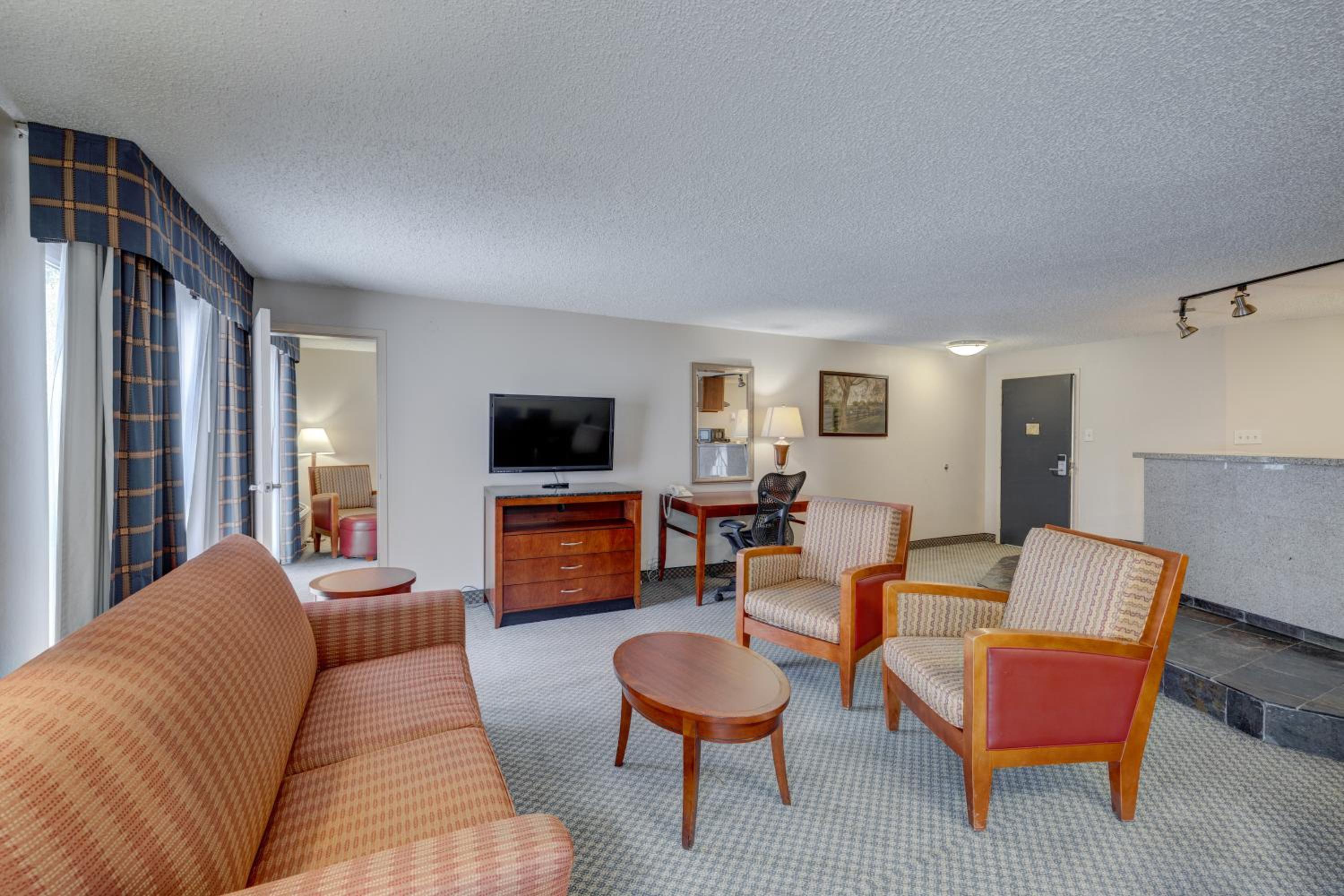 Riverside Hotel