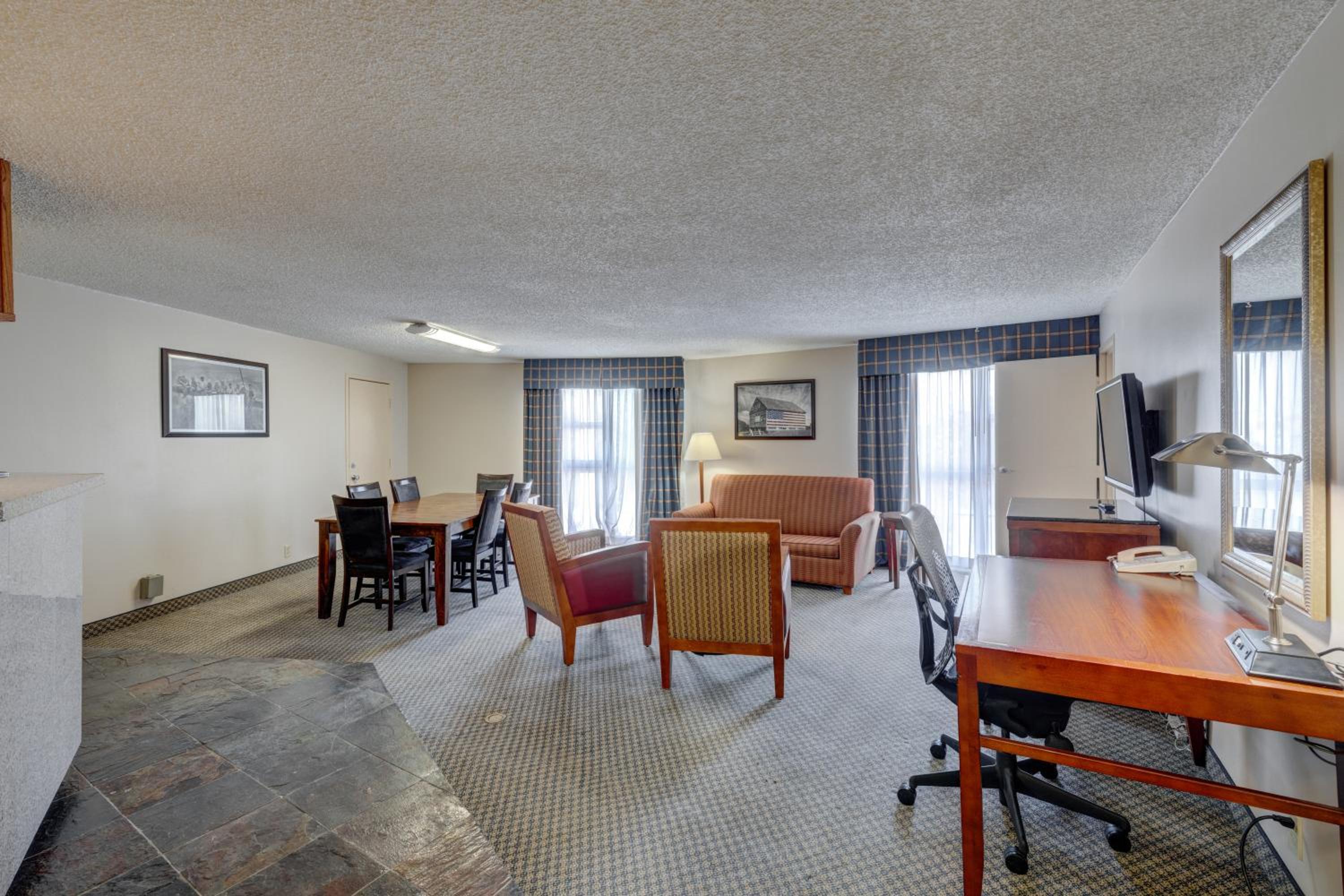 Riverside Hotel