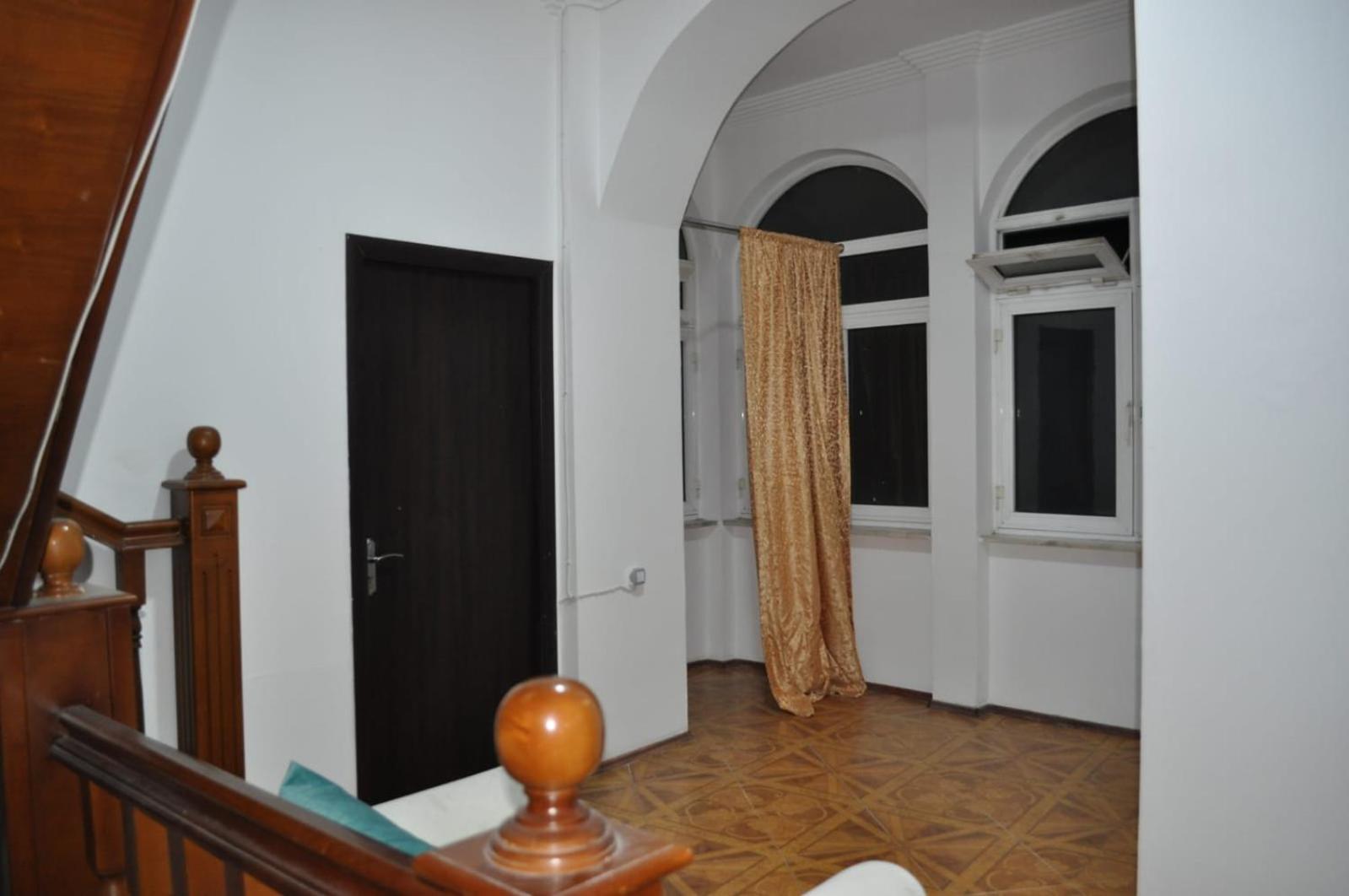 Double Gates Apartment