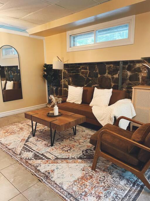 Escape to Corry Lake Cottage