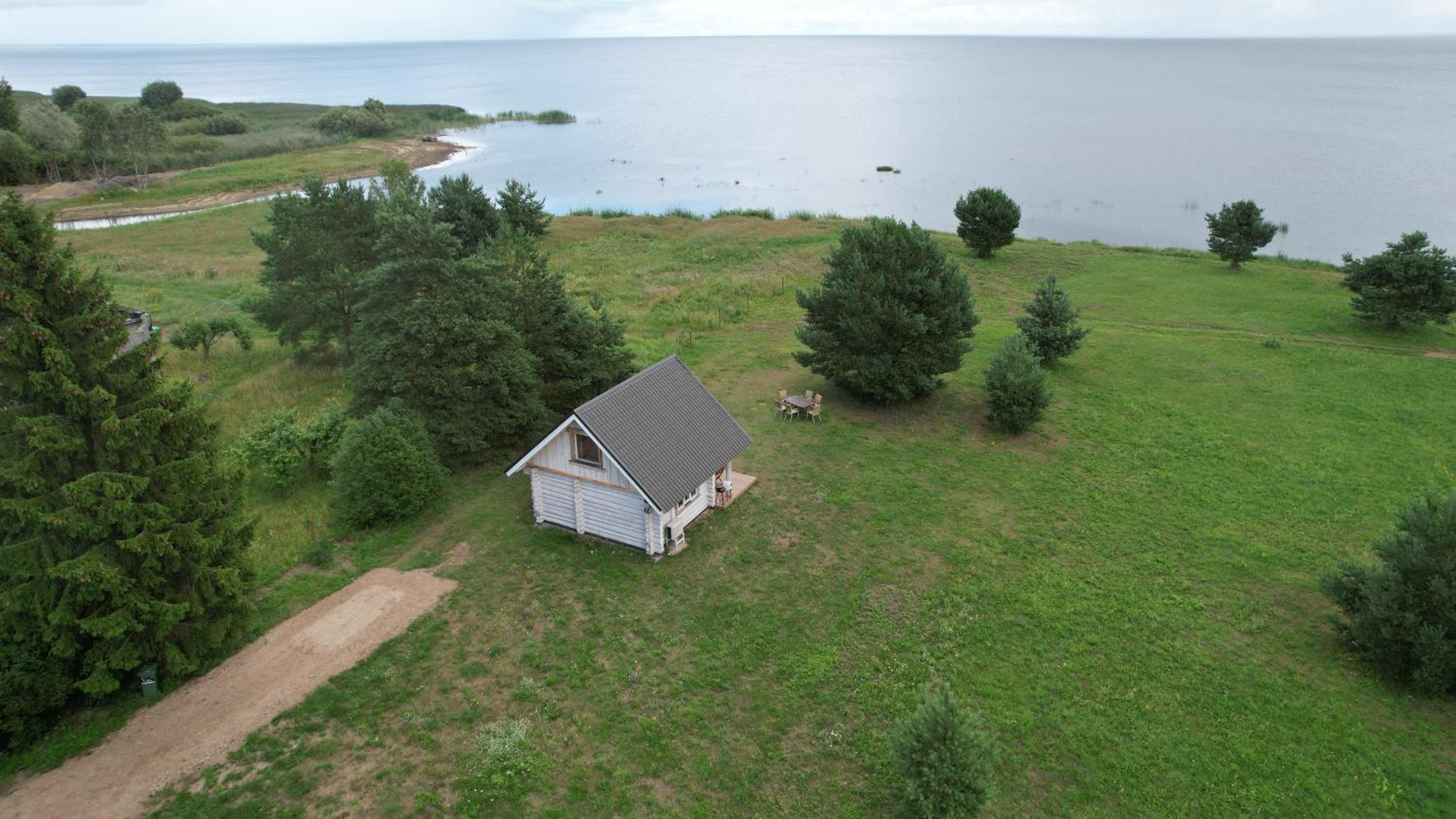 Lakefront Lodge