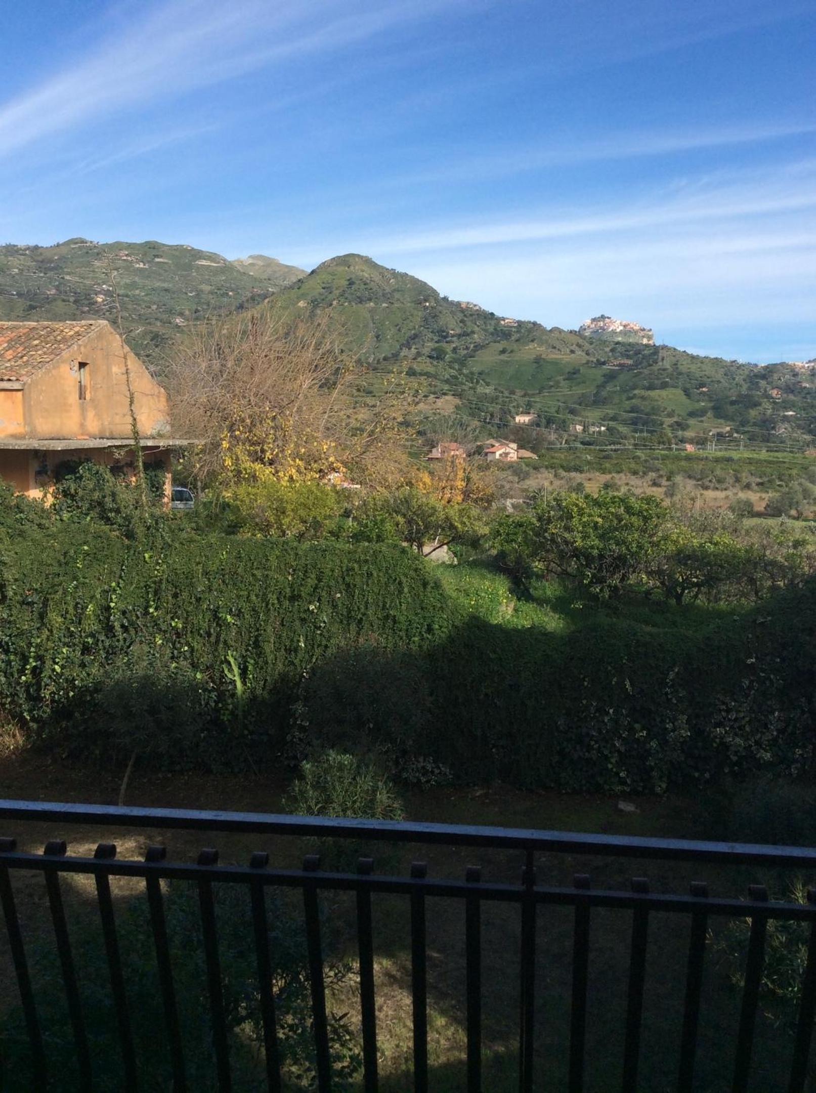 Spacious apartment in Taormina with garden view 107 m² photo 5