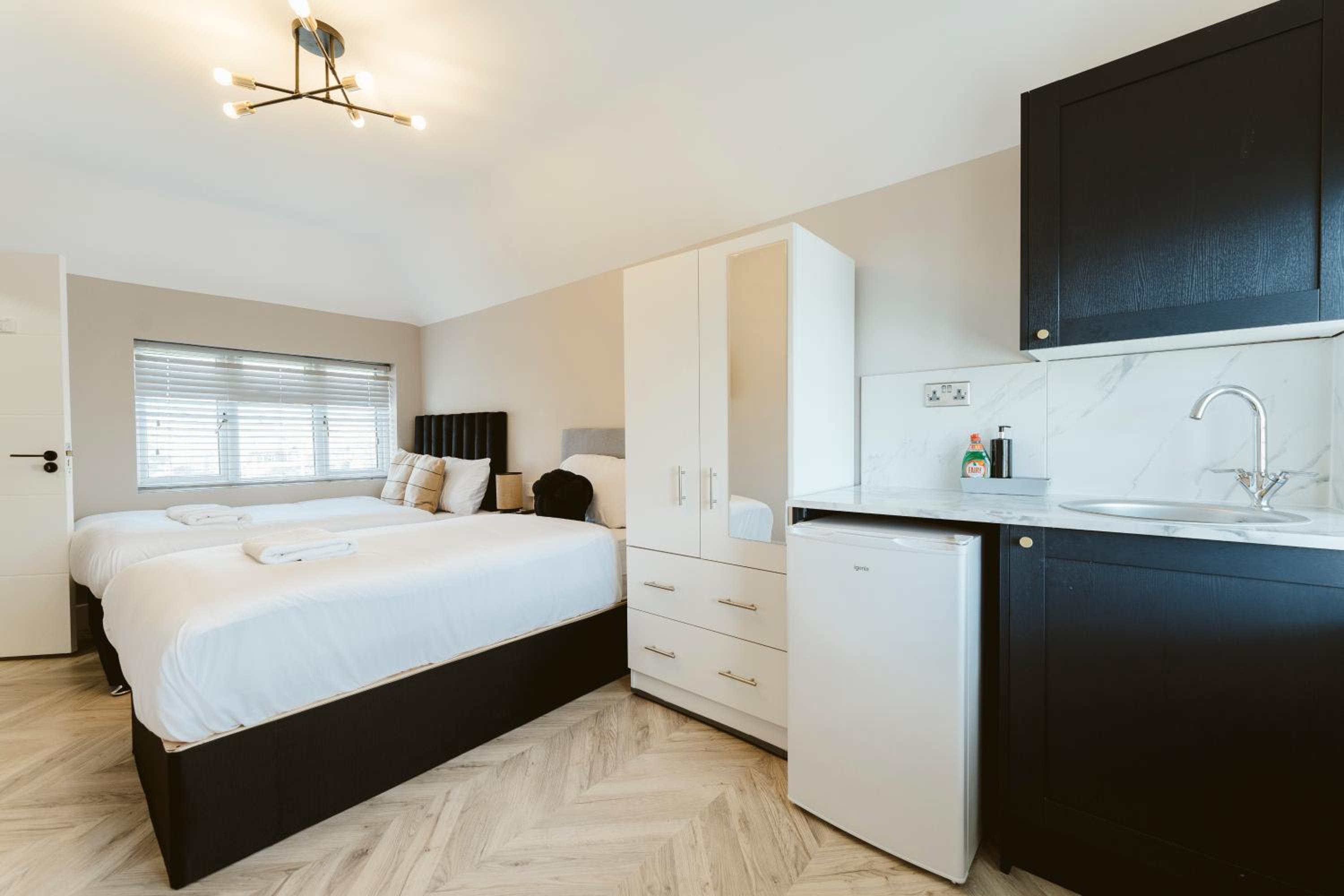 West Drayton Vacations - West Drayton Self Contained Studios - Property Image 12