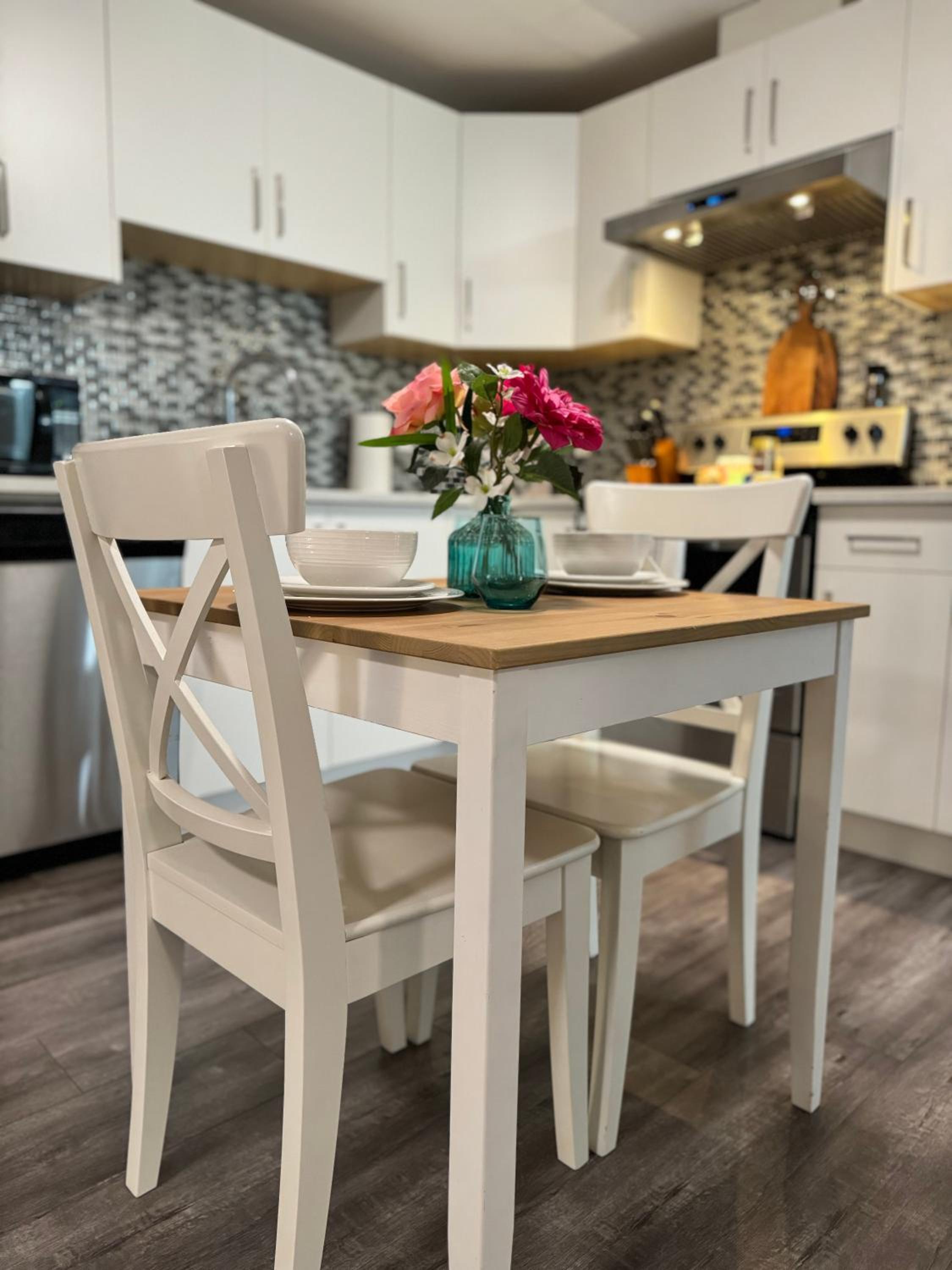 New Modern Guest Suit with Kitchen