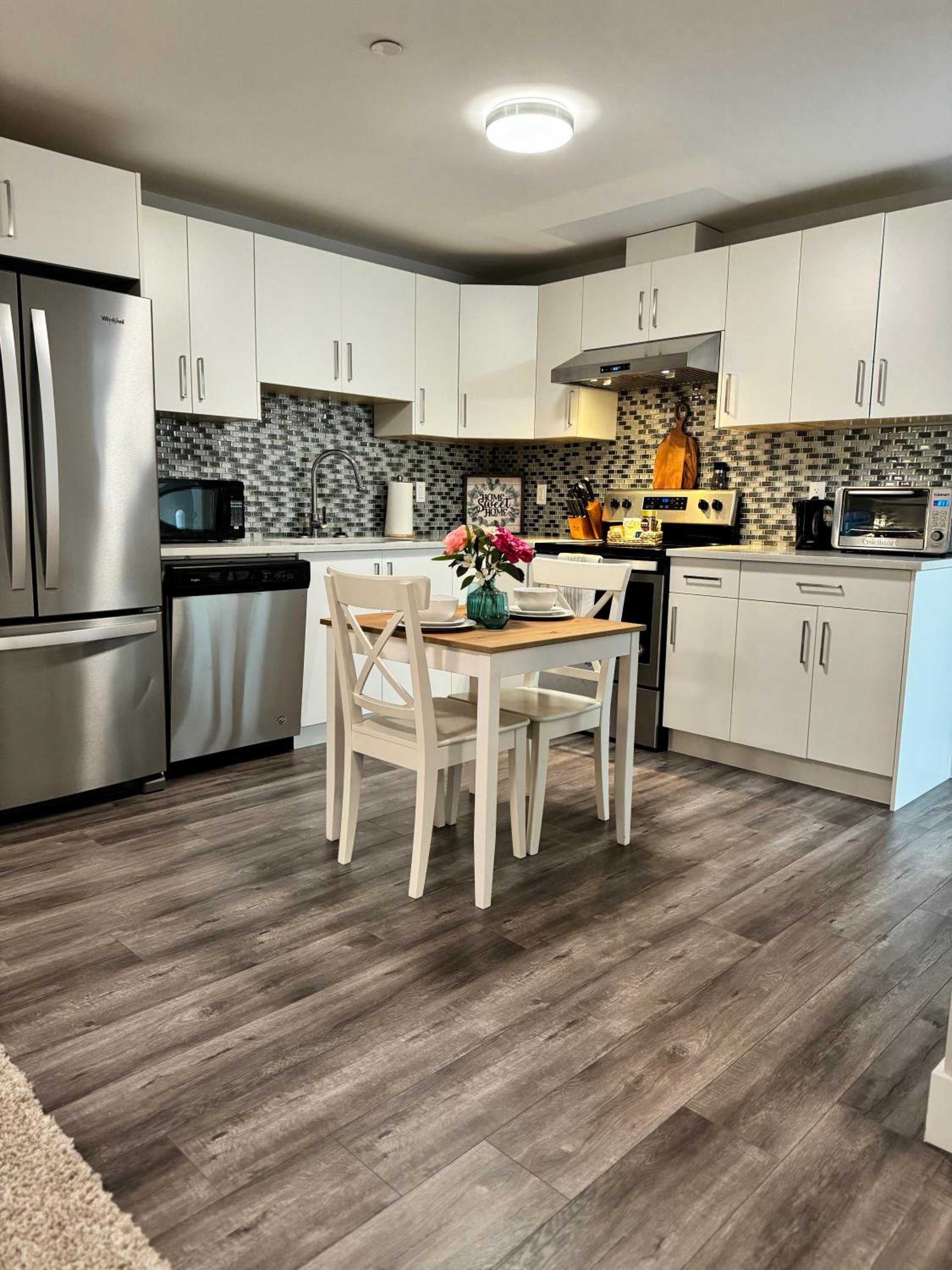 New Modern Guest Suit with Kitchen