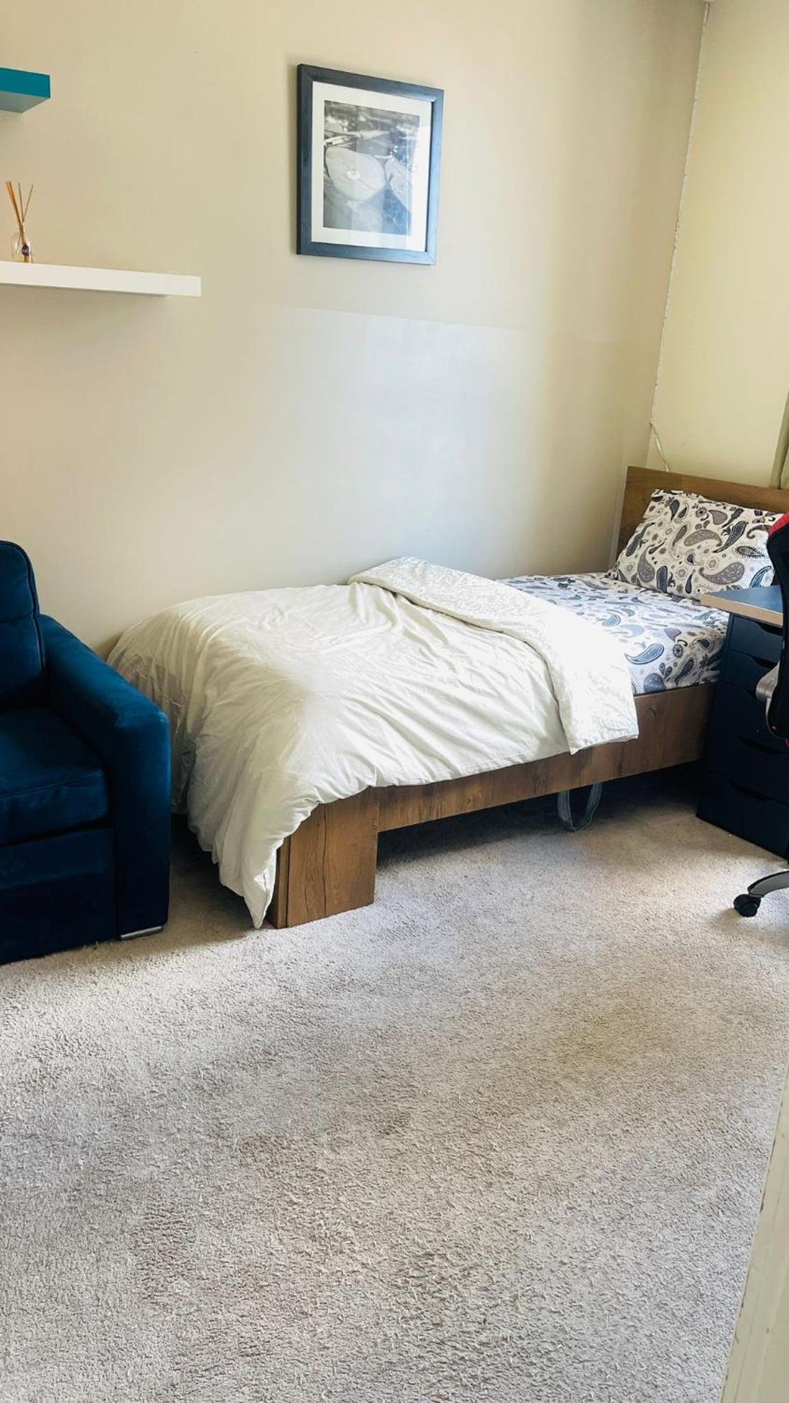 Entire Spacious 2 bedroom 2 bathroom apartment