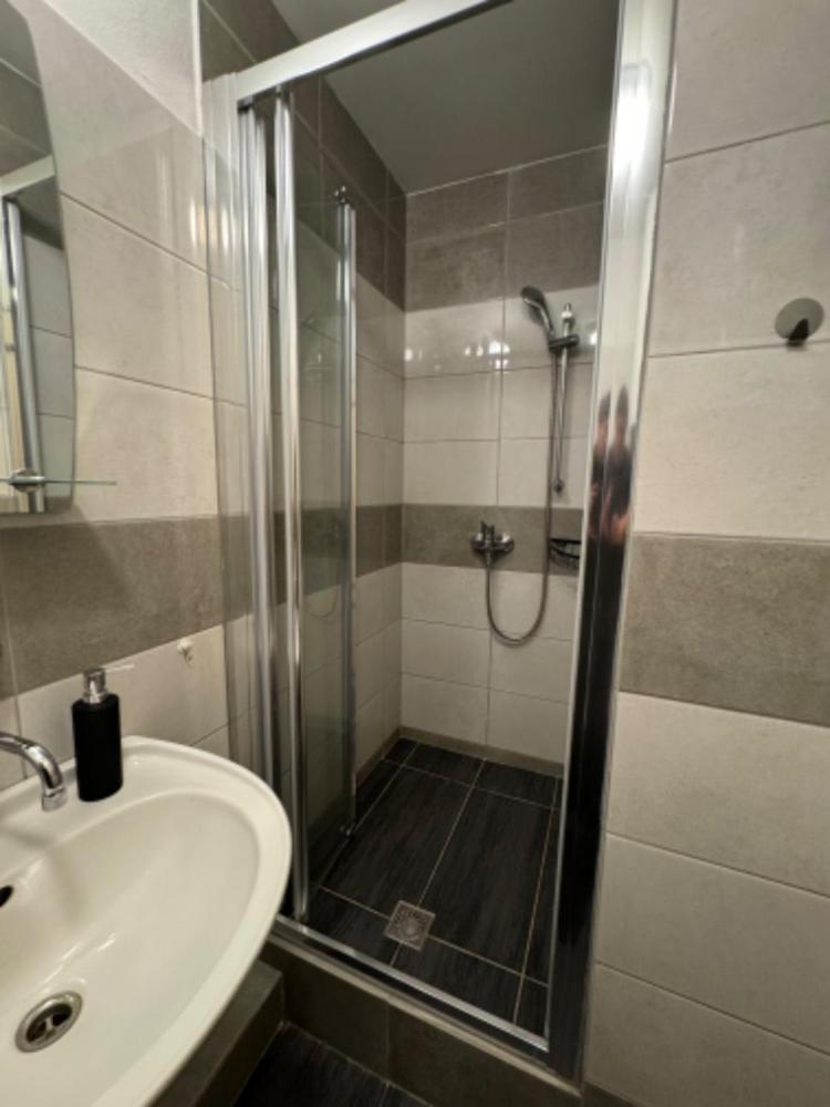 Penzion a Rybářská bašta U Jesetera