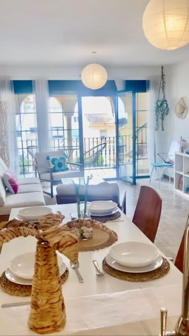Coastal 2-bed Penthouse with roof terrace and sea view view 4
