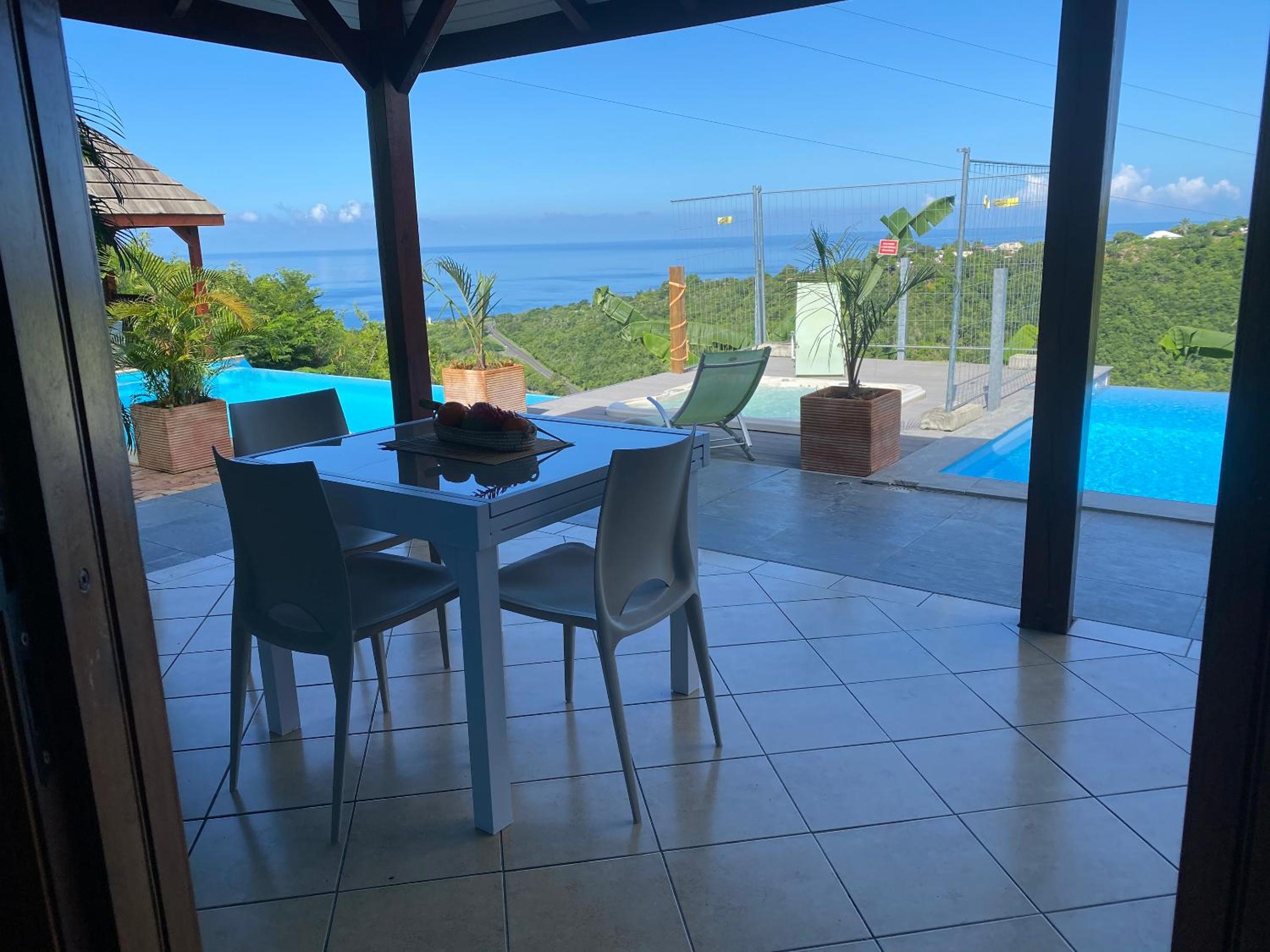 Charmant Bungalow avec vue sur la mer à Marigot, 60 m², piscine. view 3