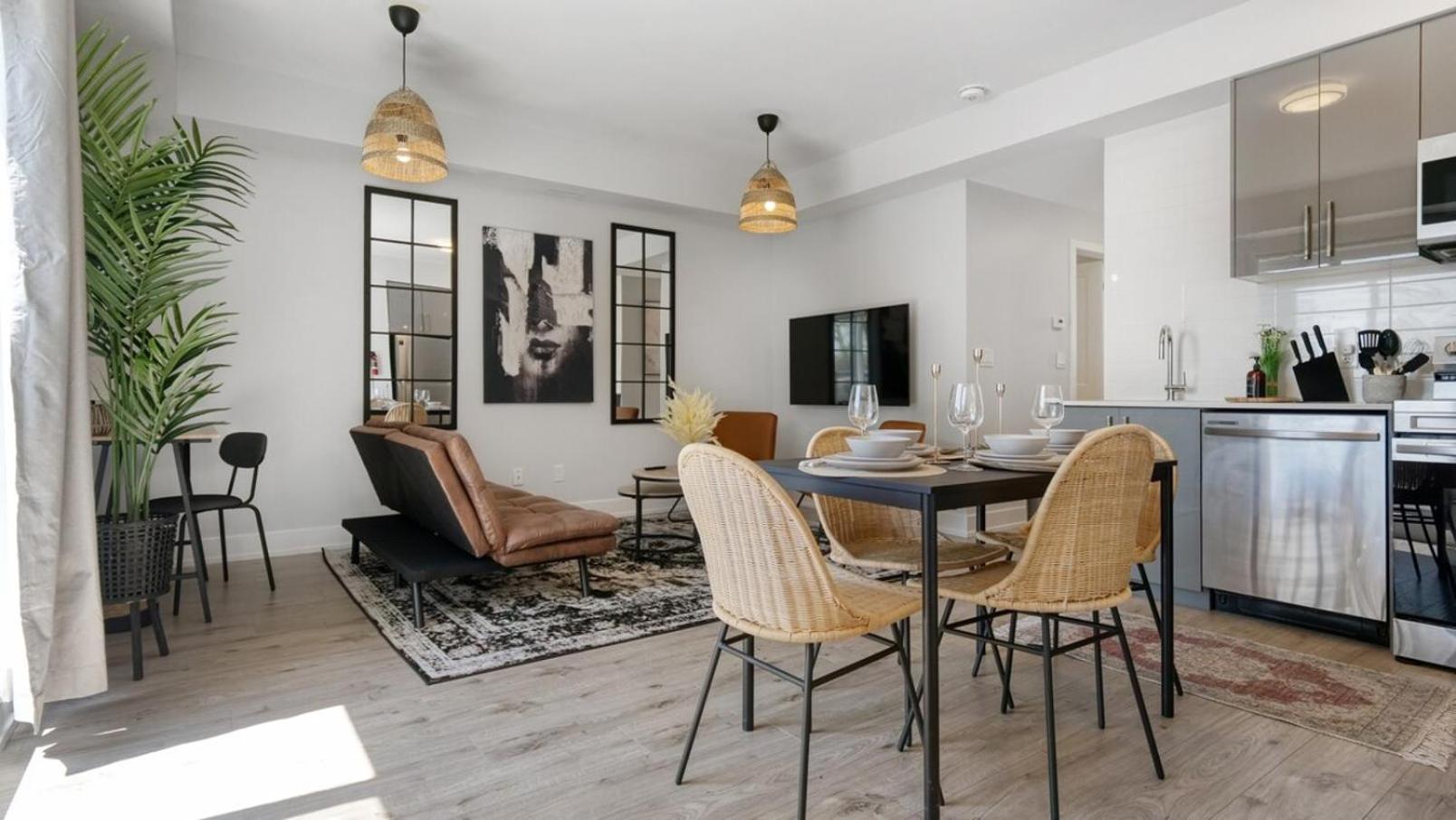 2br Boho Townhouse - Walk To Falls, Free Parking