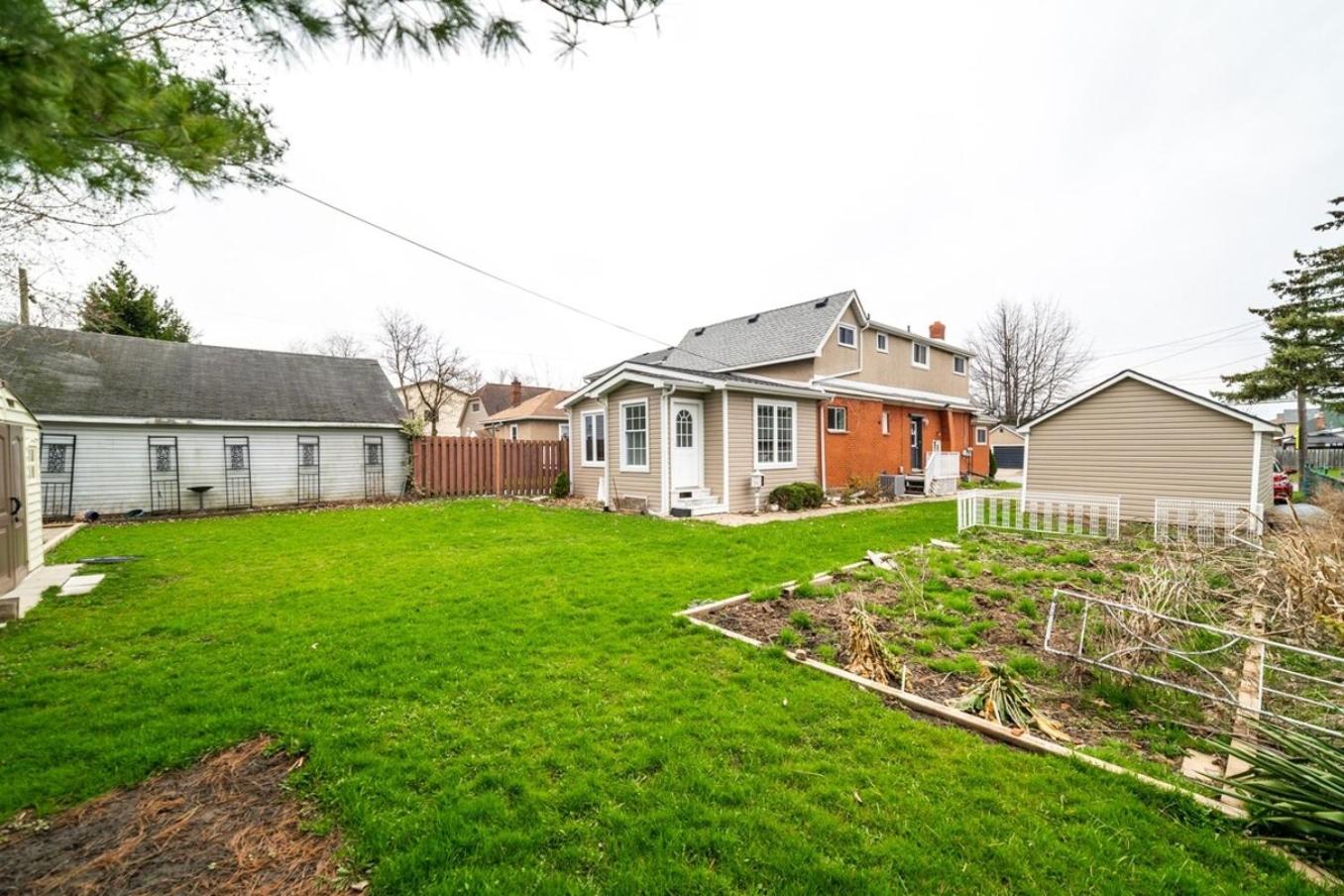 2br - Spacious Yard - Canal Bridge, Falls Nearby!