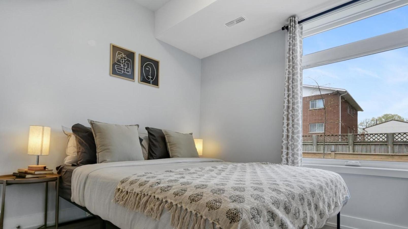 2br Boho Townhouse - Walk To Falls, Free Parking