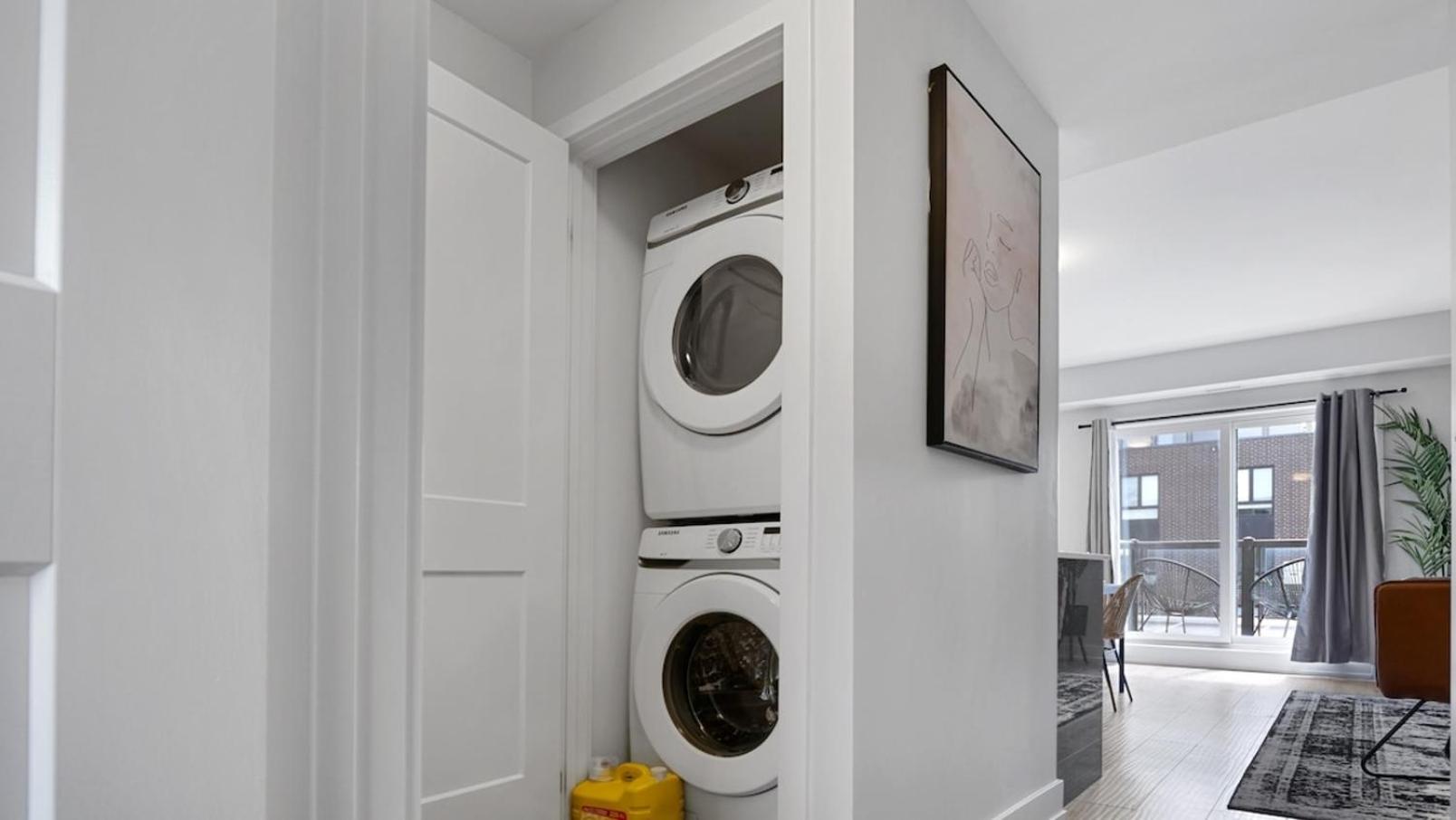 2br Boho Townhouse - Walk To Falls, Free Parking