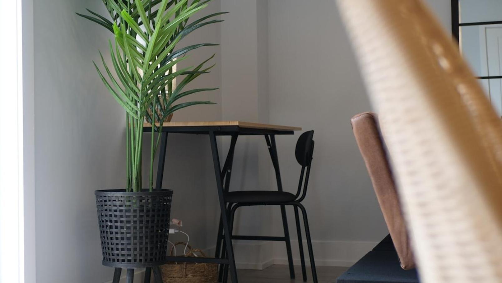 2br Boho Townhouse - Walk To Falls, Free Parking
