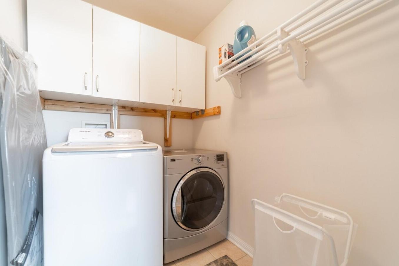4br Near Hilton Falls - Kelso - Gazebo, Workspace