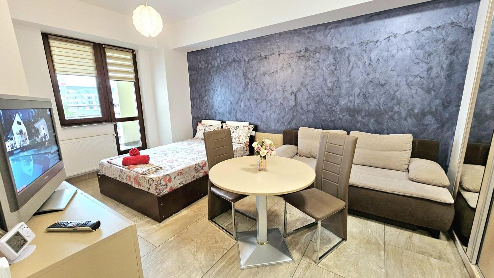 Cityscape Apartment near Palas Mall view 2