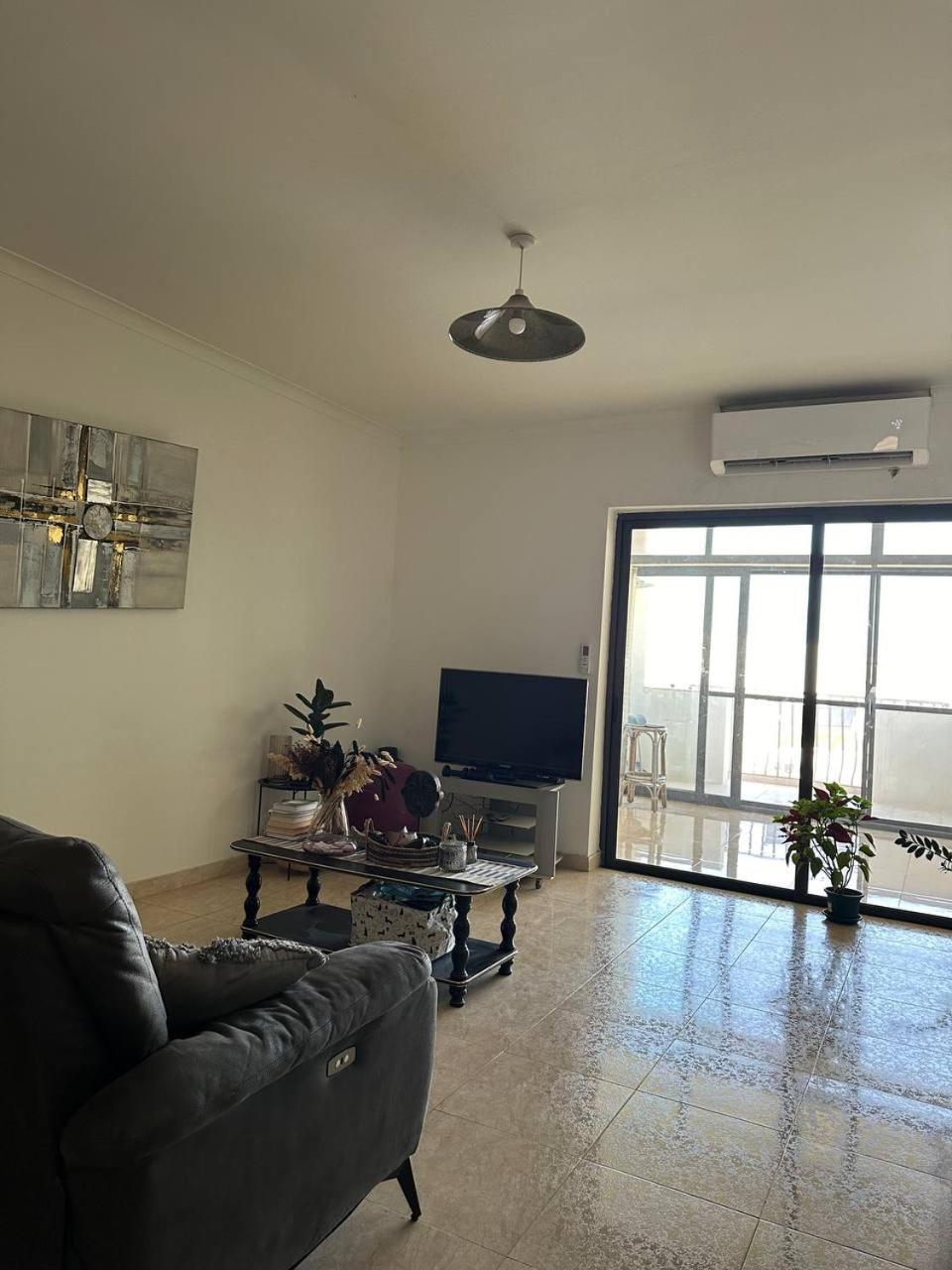 Cozy Room in Gzira - Close to Beachfront view 2