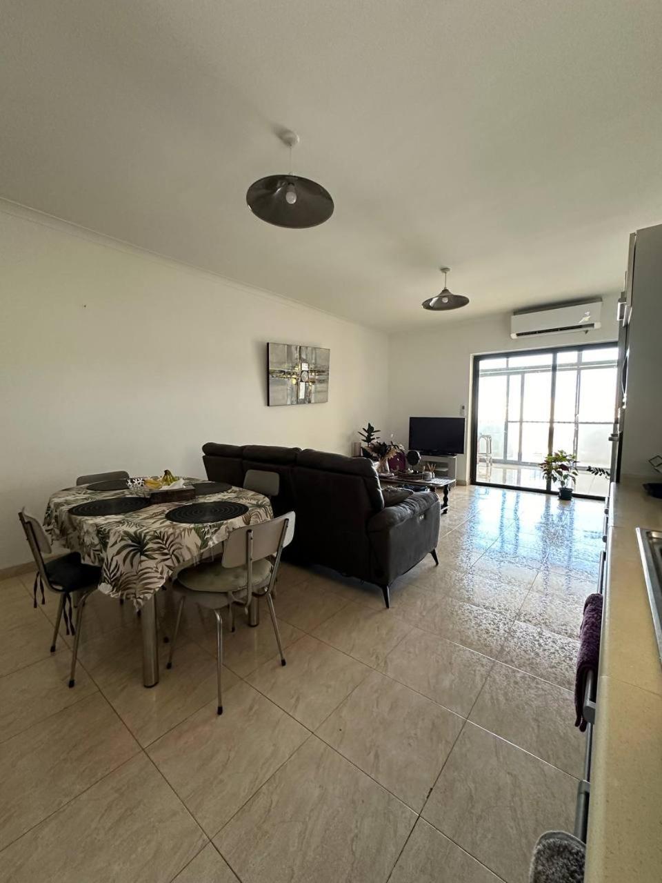 Cozy Room in Gzira - Close to Beachfront view 4