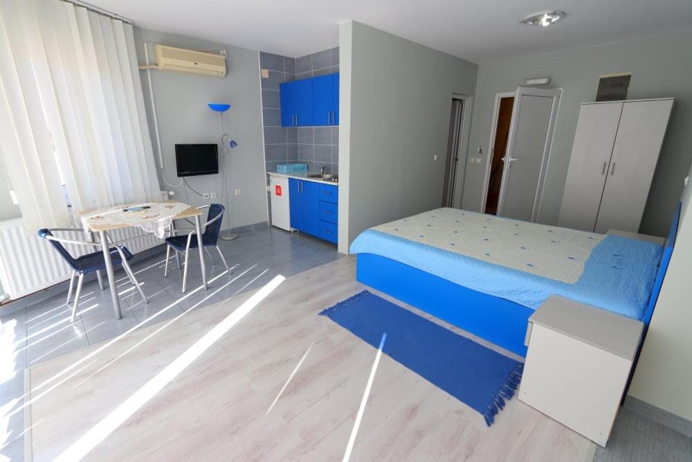 Studio Apartmani UZOR