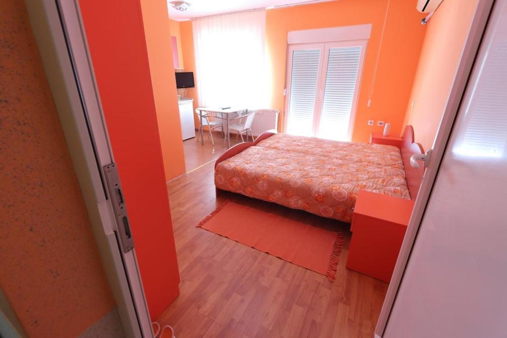Studio Apartmani UZOR