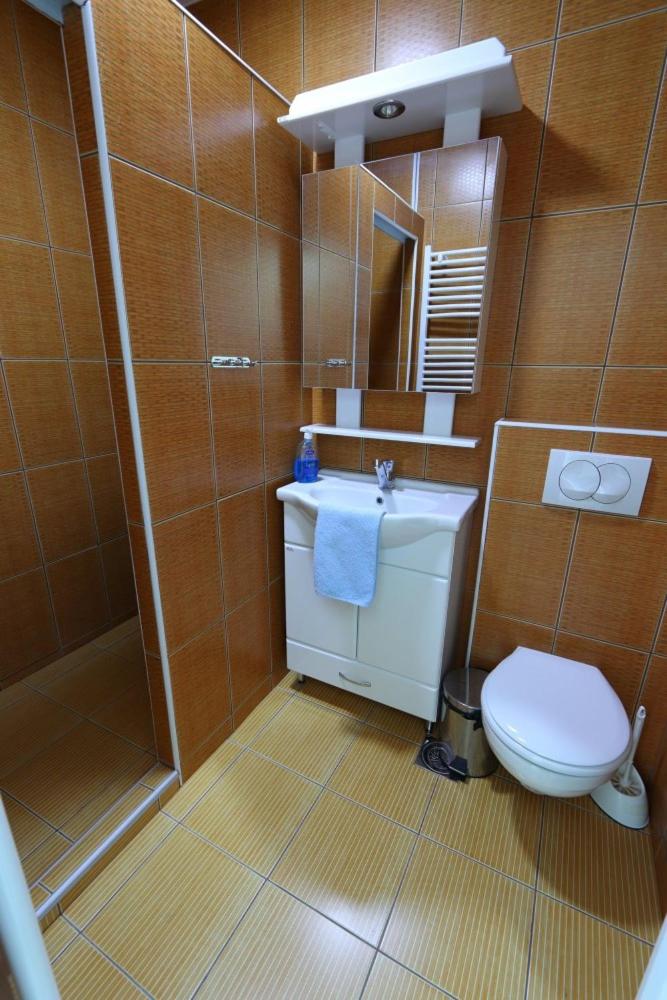 Studio Apartmani UZOR