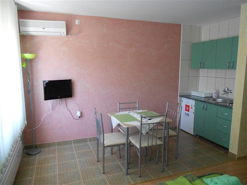 Studio Apartmani UZOR