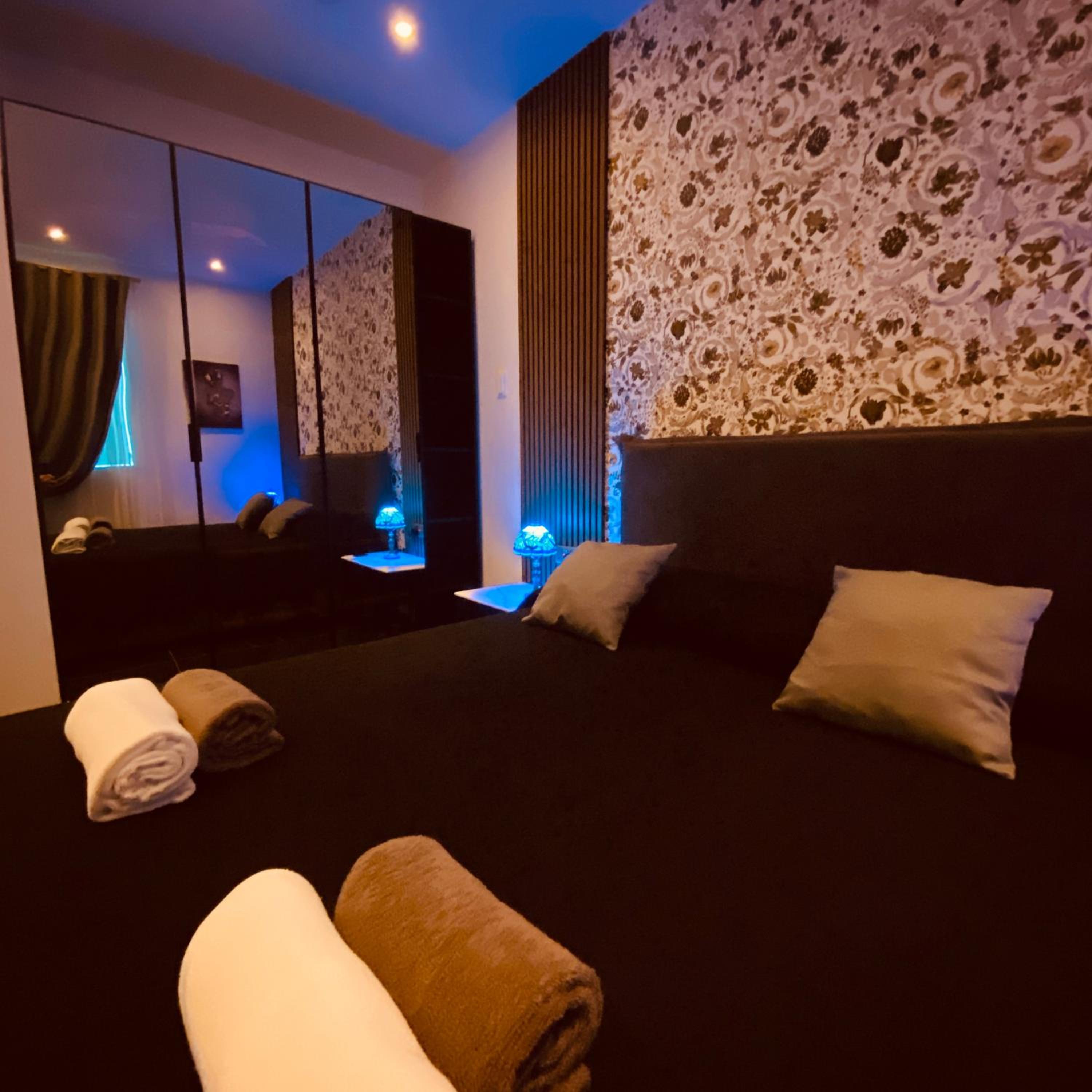 Azure Gold Apartment