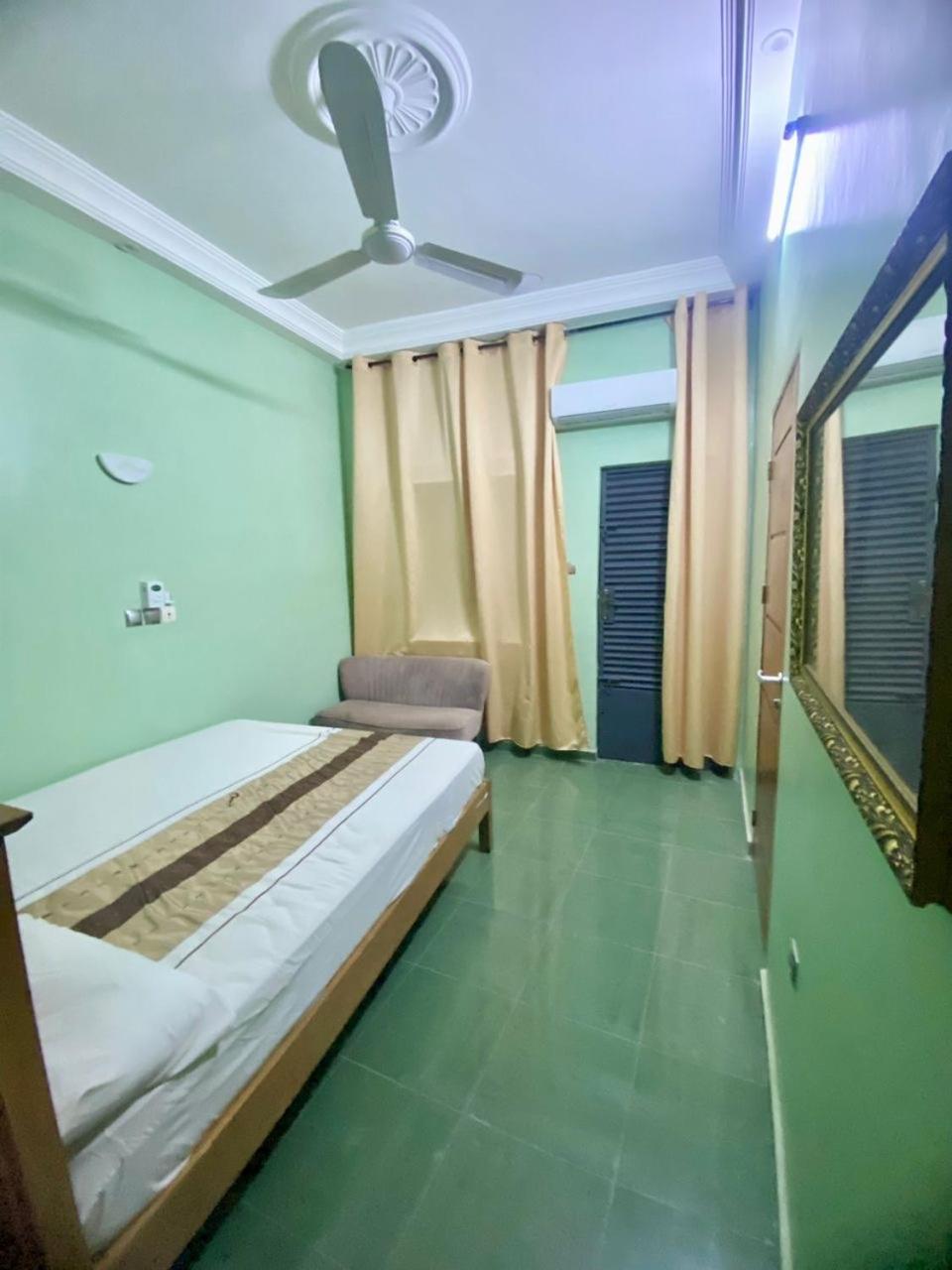 Deluxe Akpakpa