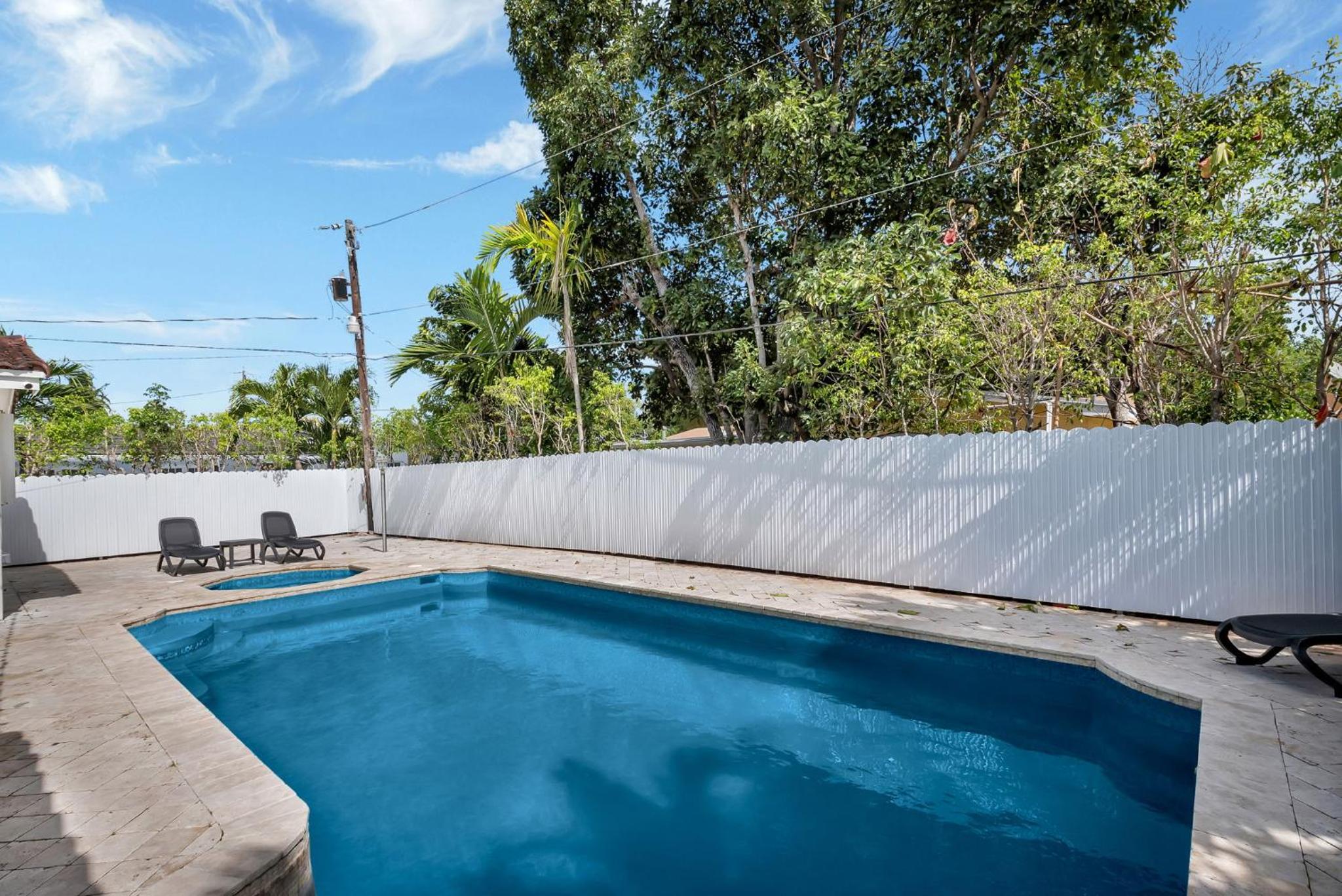 Gated Villa Blanca 5BR 3BA with Heated Pool & BBQ