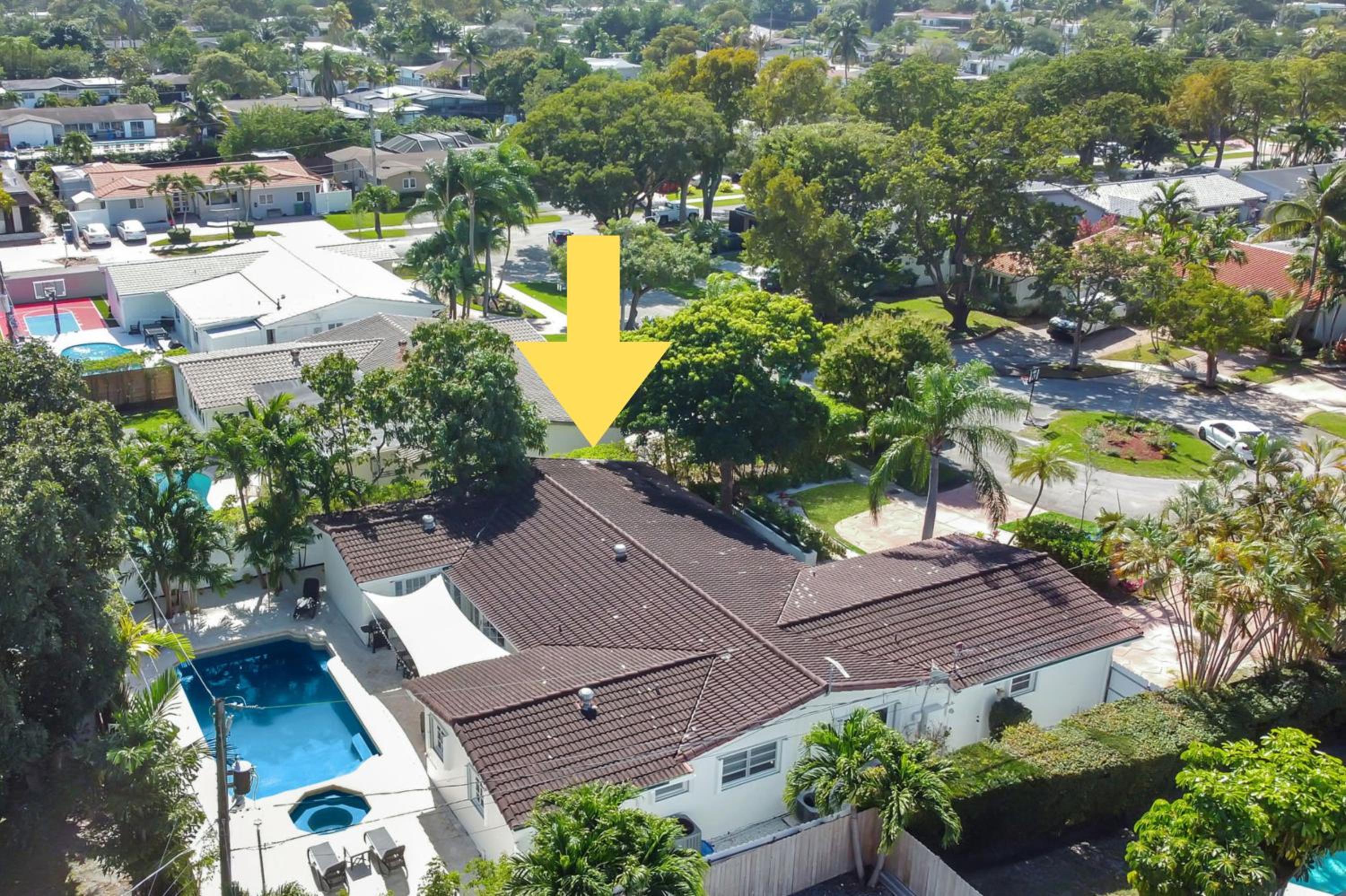 Gated Villa Blanca 5BR 3BA with Heated Pool & BBQ