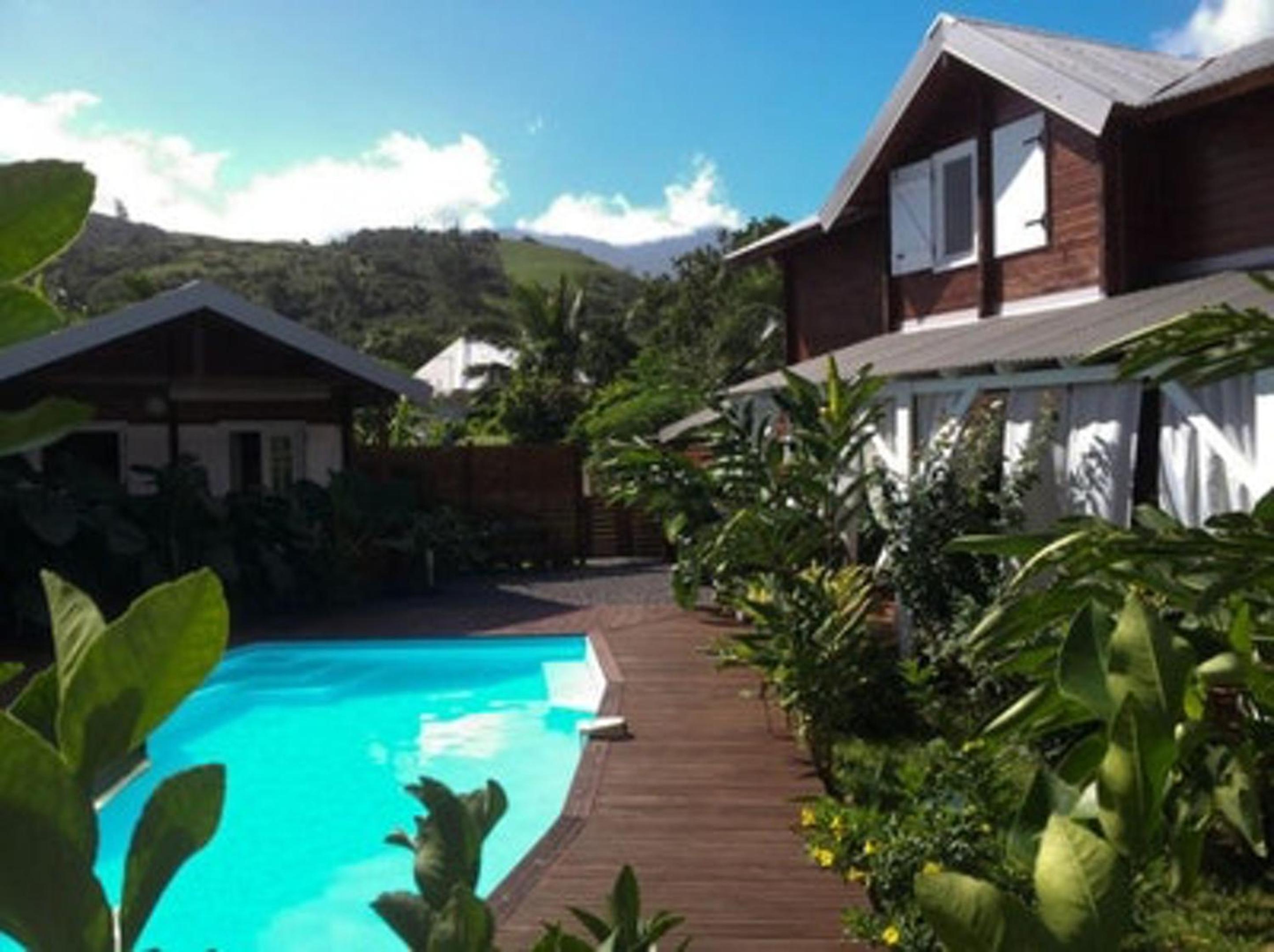 Bungalow charmant à Saint-Joseph, vue sur la piscine