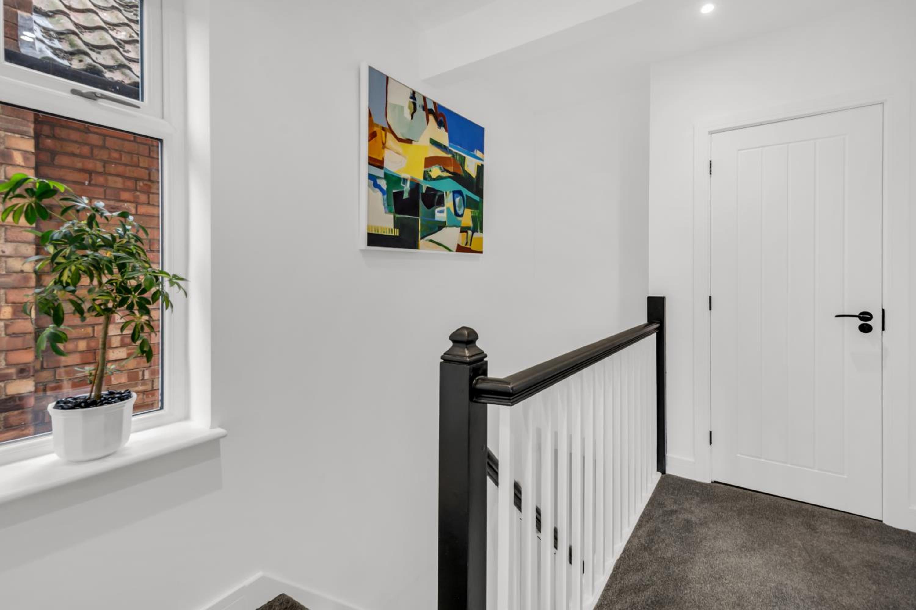 Stanley Park House Peterborough - 3 bed, 3 bathroom, parking, garden