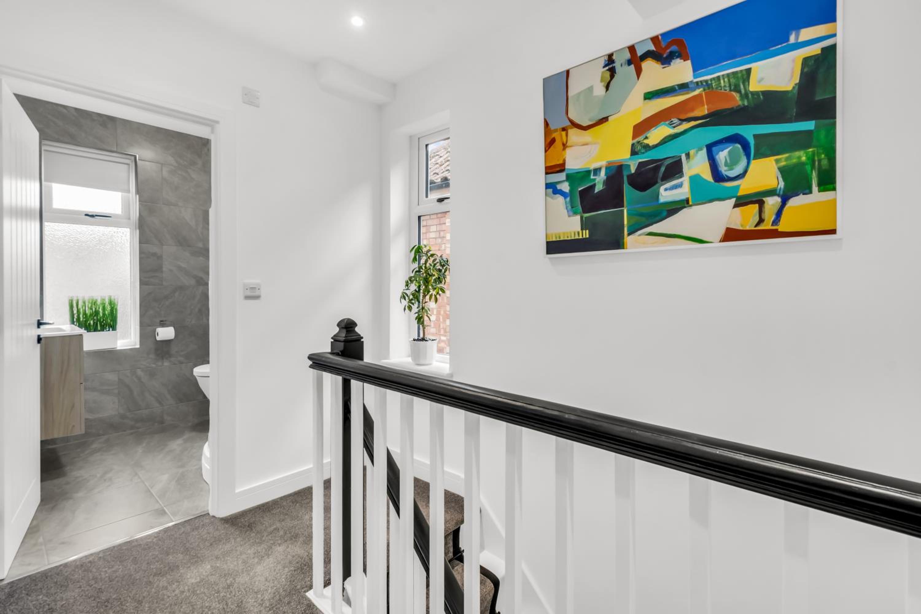 Stanley Park House Peterborough - 3 bed, 3 bathroom, parking, garden