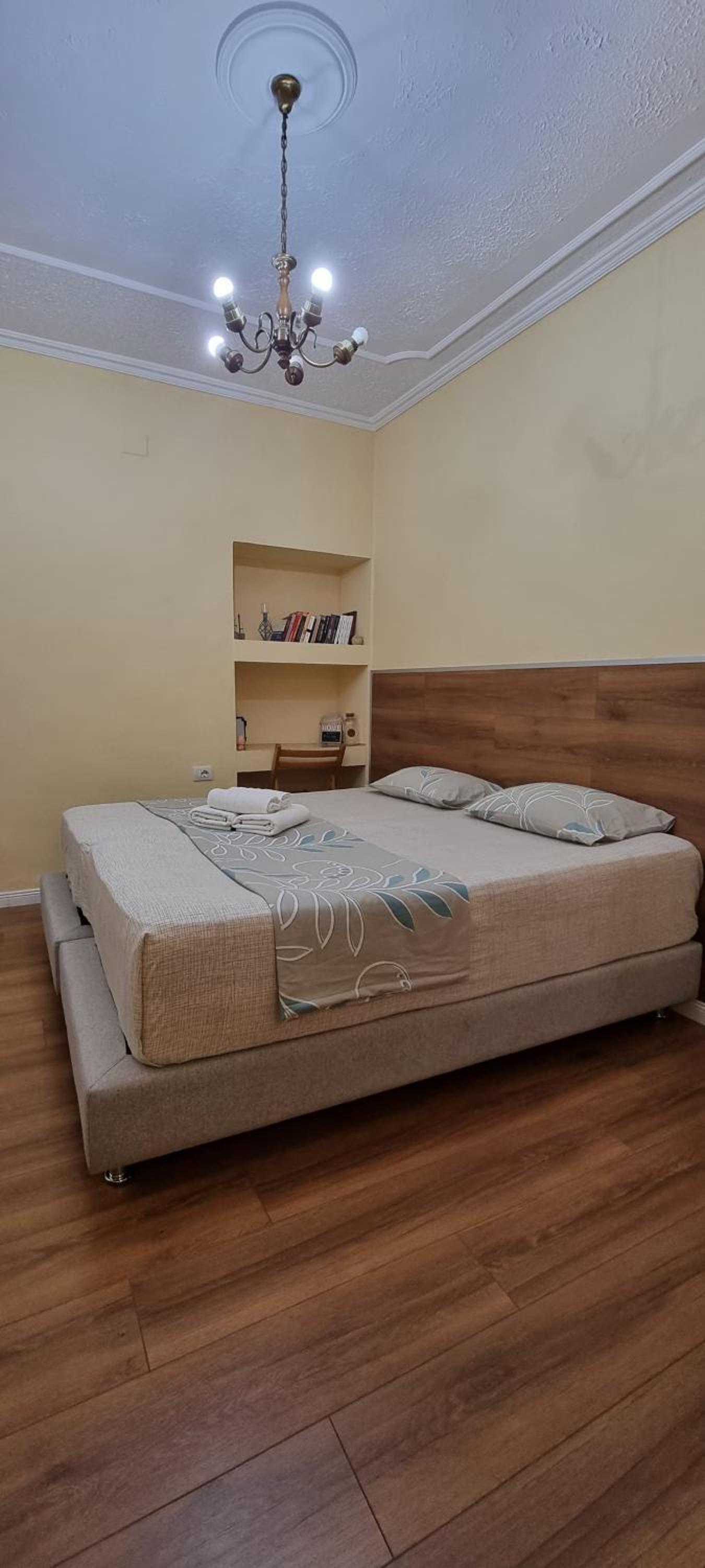 Myslym Shyri cozy condo